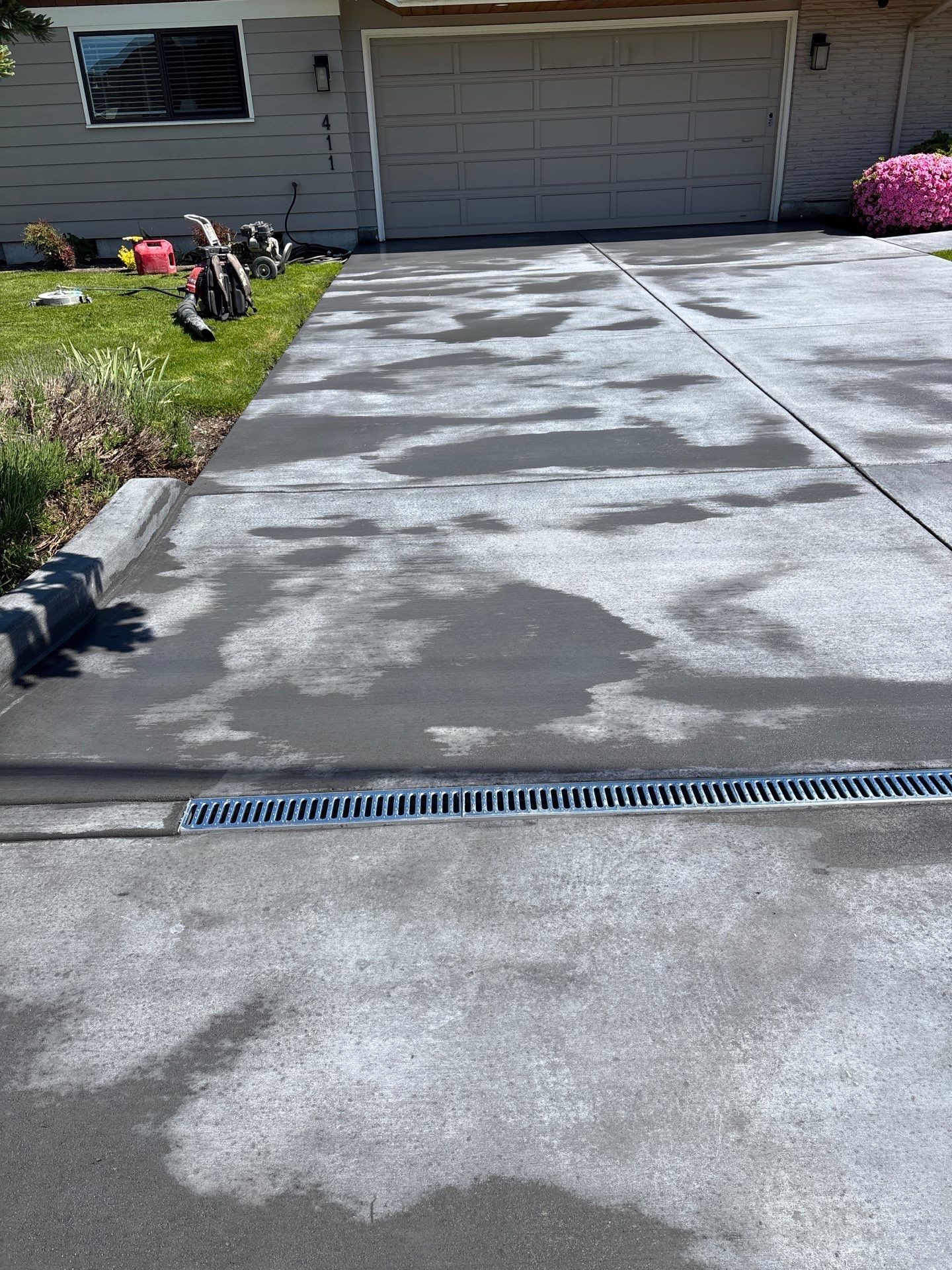 Colored Concrete Driveway Repair with Sealer| Everett    by Jireh Asphalt & Concrete Inc 
