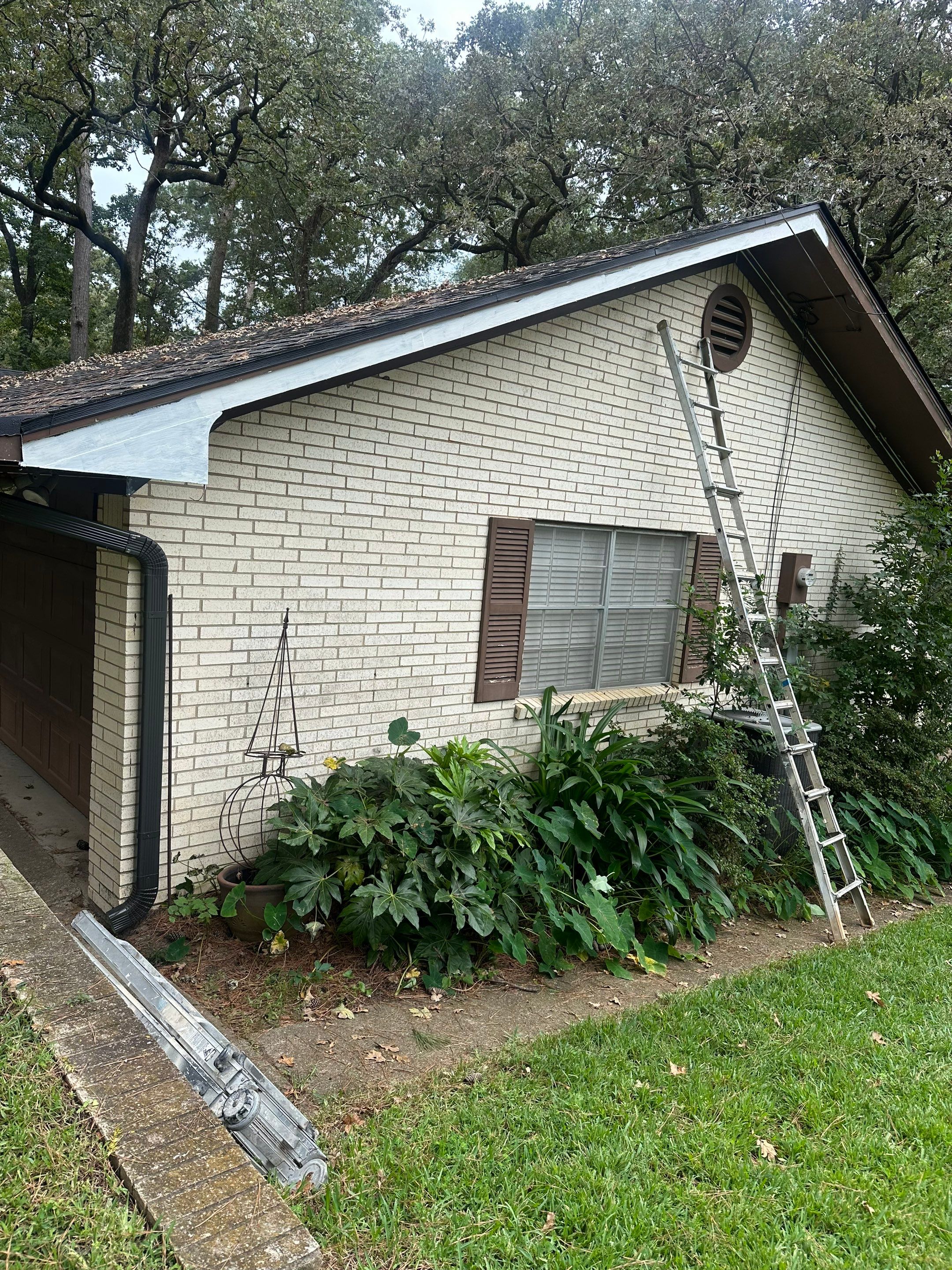 Exterior Repaint Off the Lake in Flint, TX by Quality Coats Painting