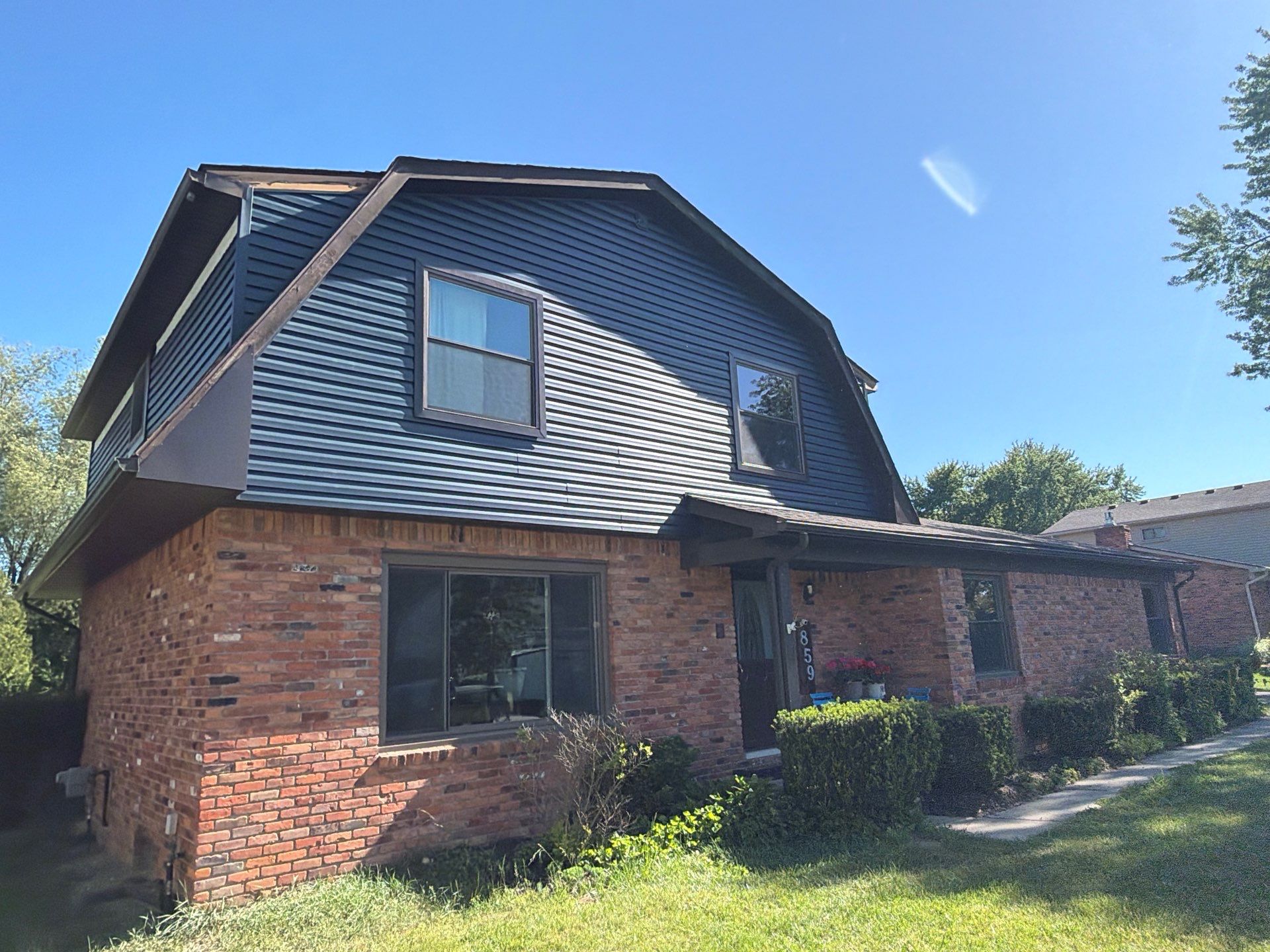 Siding Replacement using Alside Charter Oak D4.5" by 180 Contractors