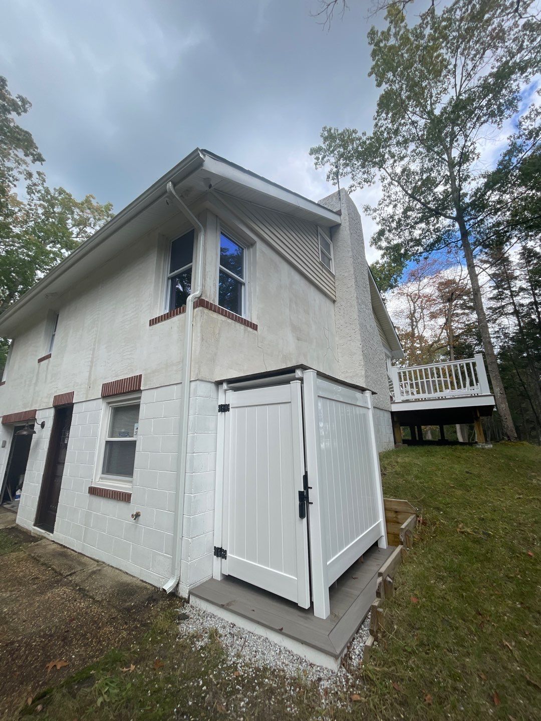 Residential House SoftWash + using High Pressure rinse by SJ Exterior