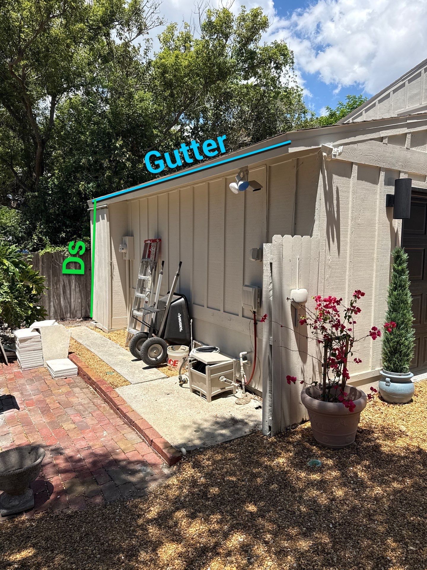 6 Inch Seamless Gutters using black seamless gutters in Sarasota FL by Gutter Professors