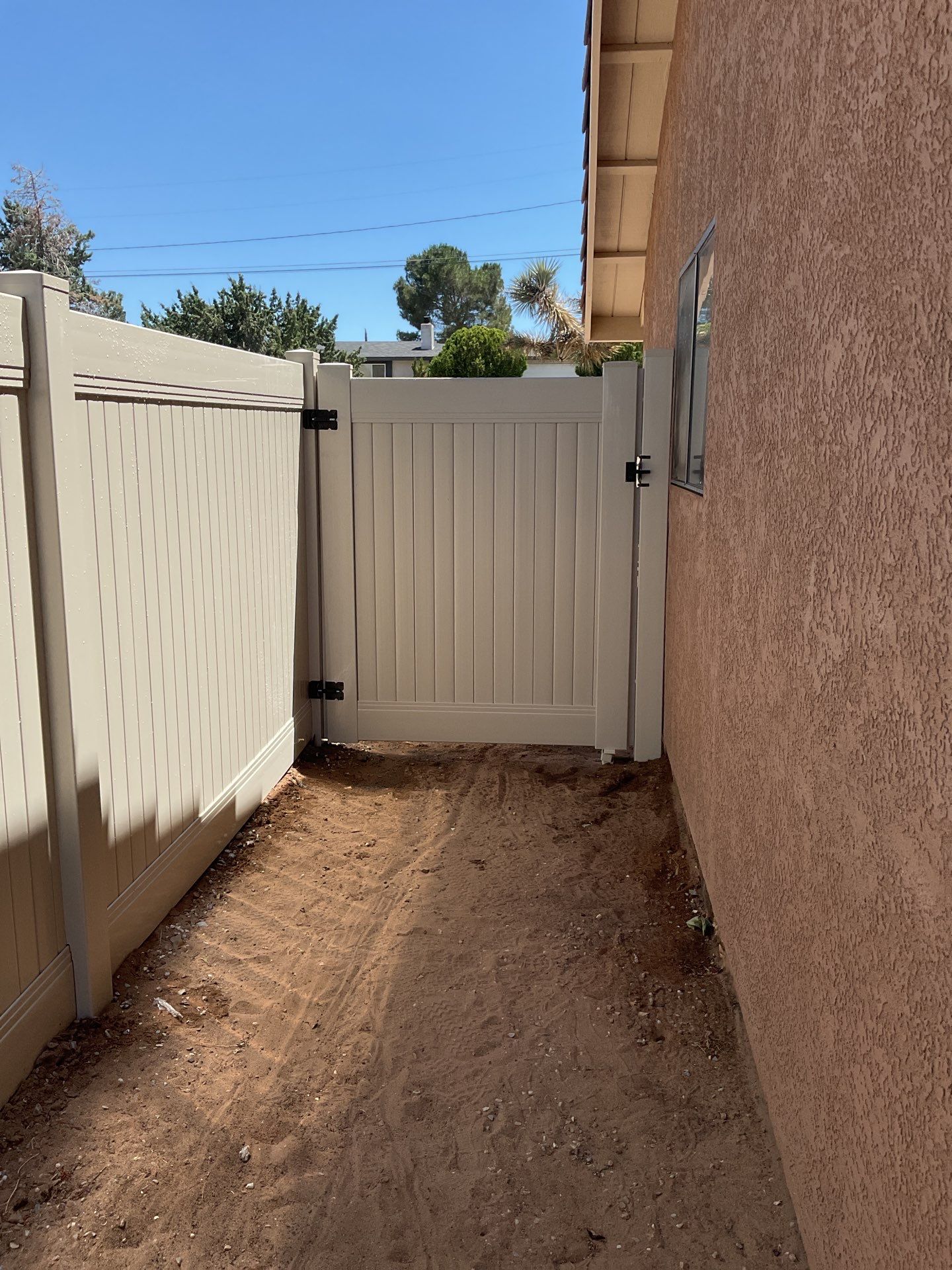 Fence Installation using Vinyl by Fence Guys Inc.