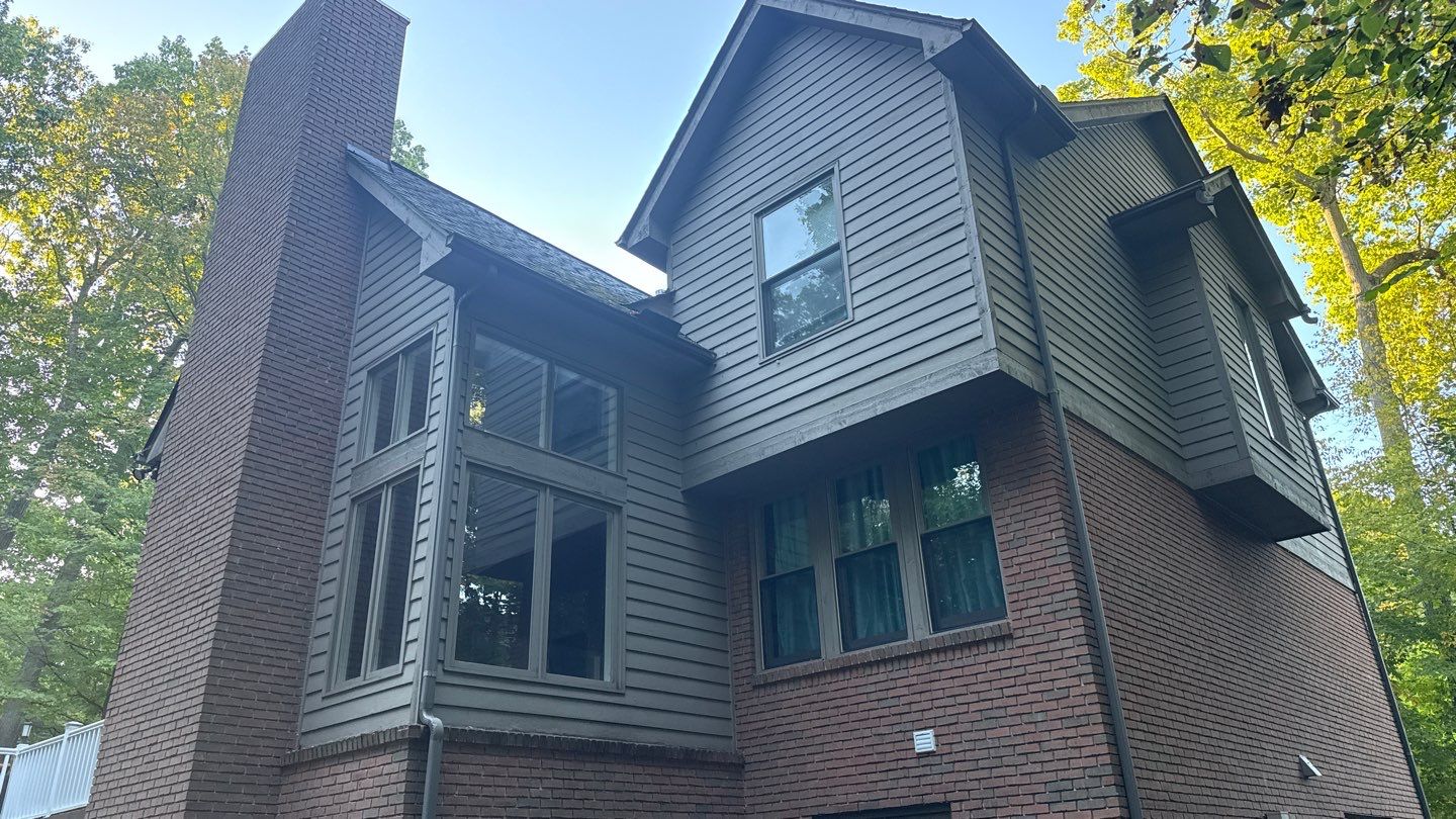 Siding Replacement using Alside S7 Cedar Mill Grain Cape Cod Grey by 180 Contractors