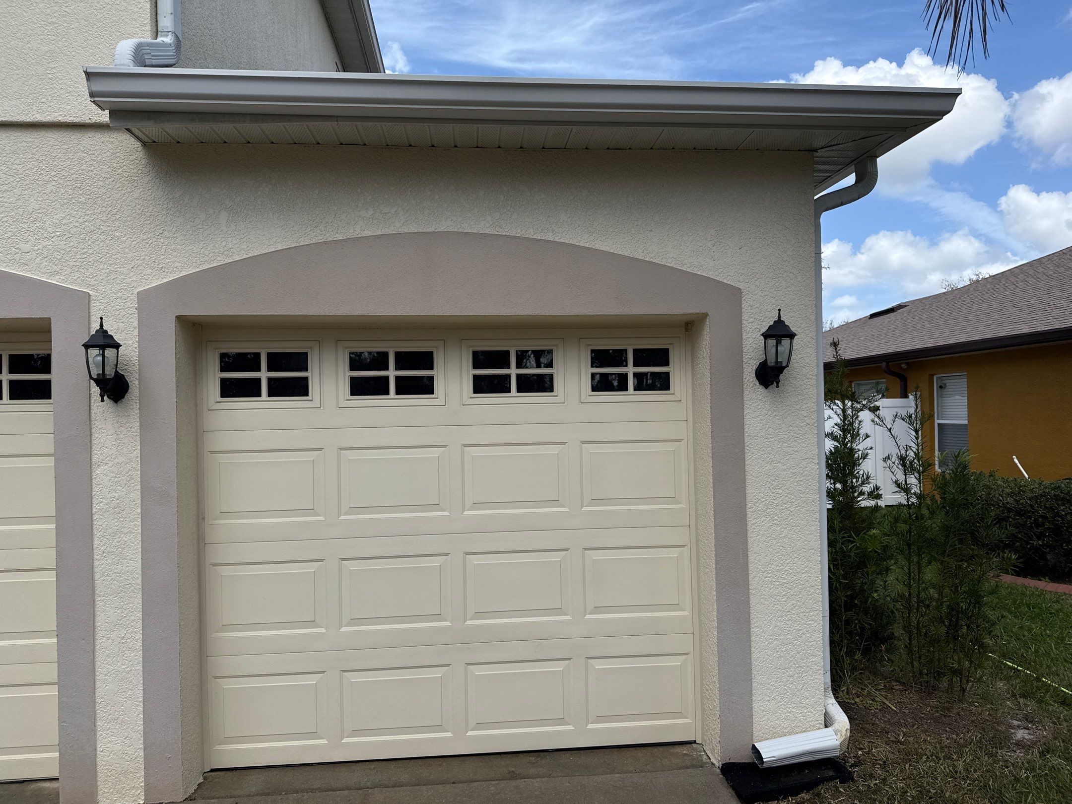 Barrington Ridge 2-Story House & Driveway Cleaning – Before & After Transformation! by Sunshine AquaWash