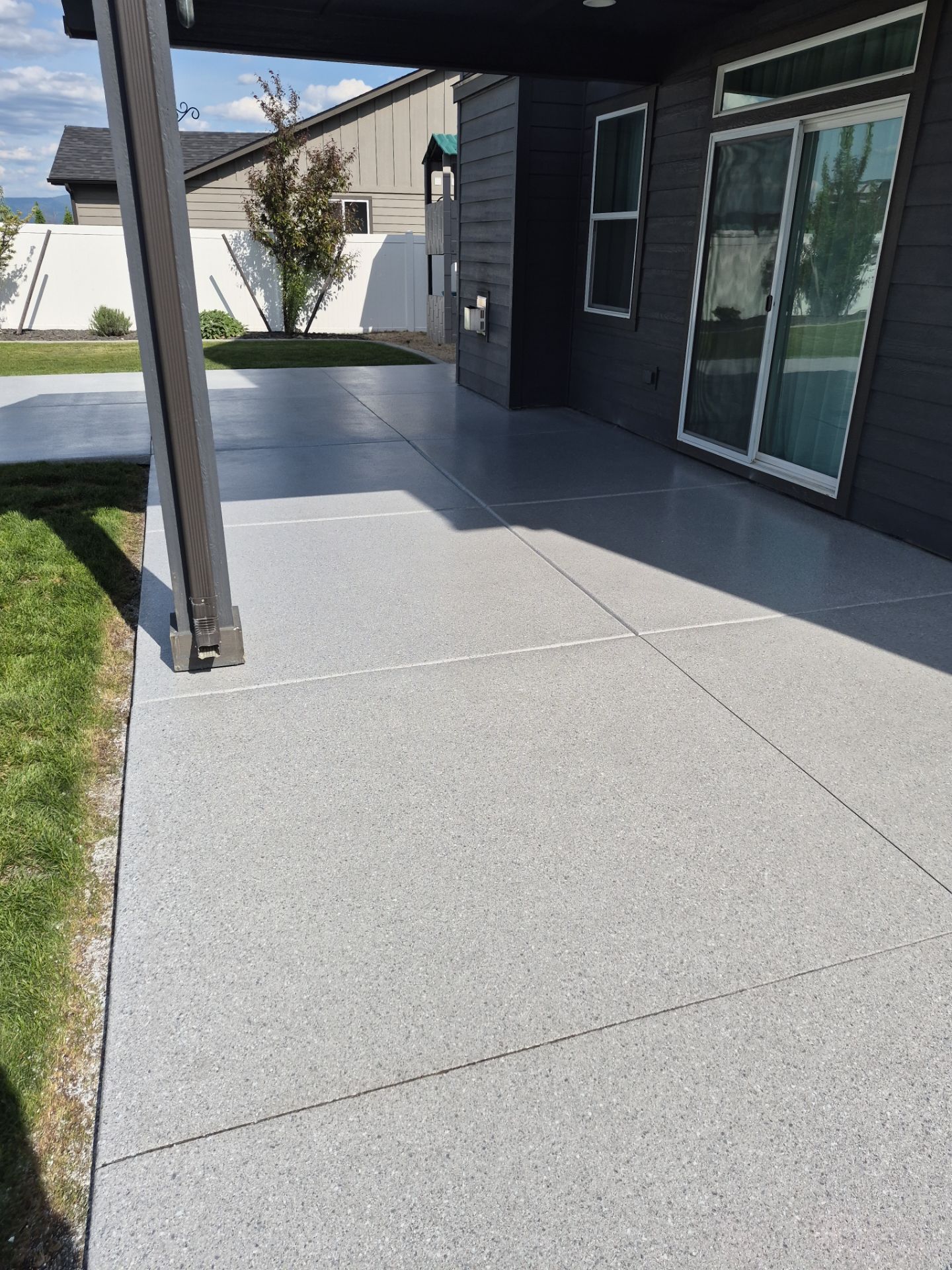 Agate Hybrid Polyaspartic Patio Coating and Concrete Repair in Rathdrum by Croc Coatings, LLC