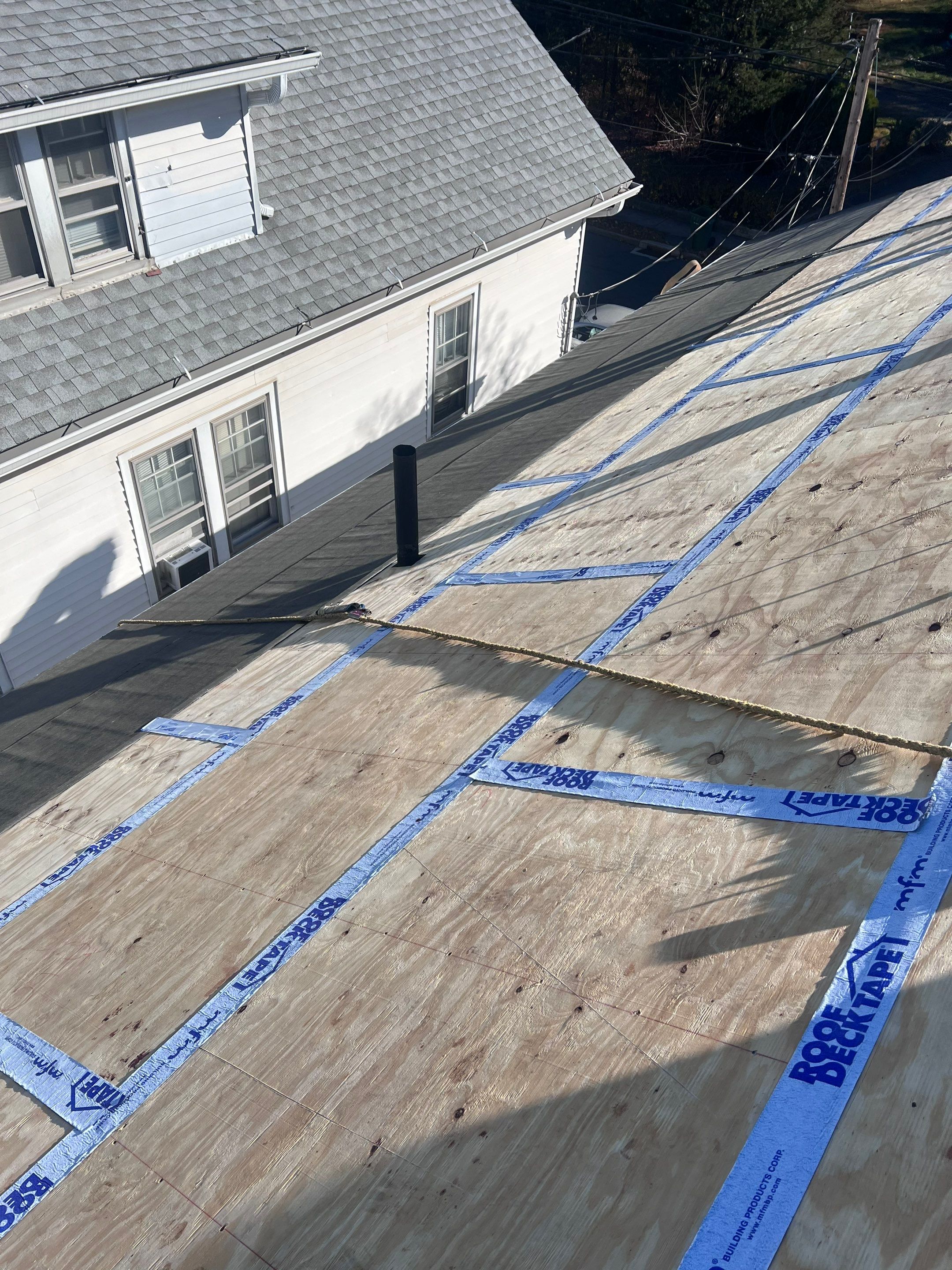 Owens Corning Oakridge: Onyx Black in Middletown by Golden Shield Roofing