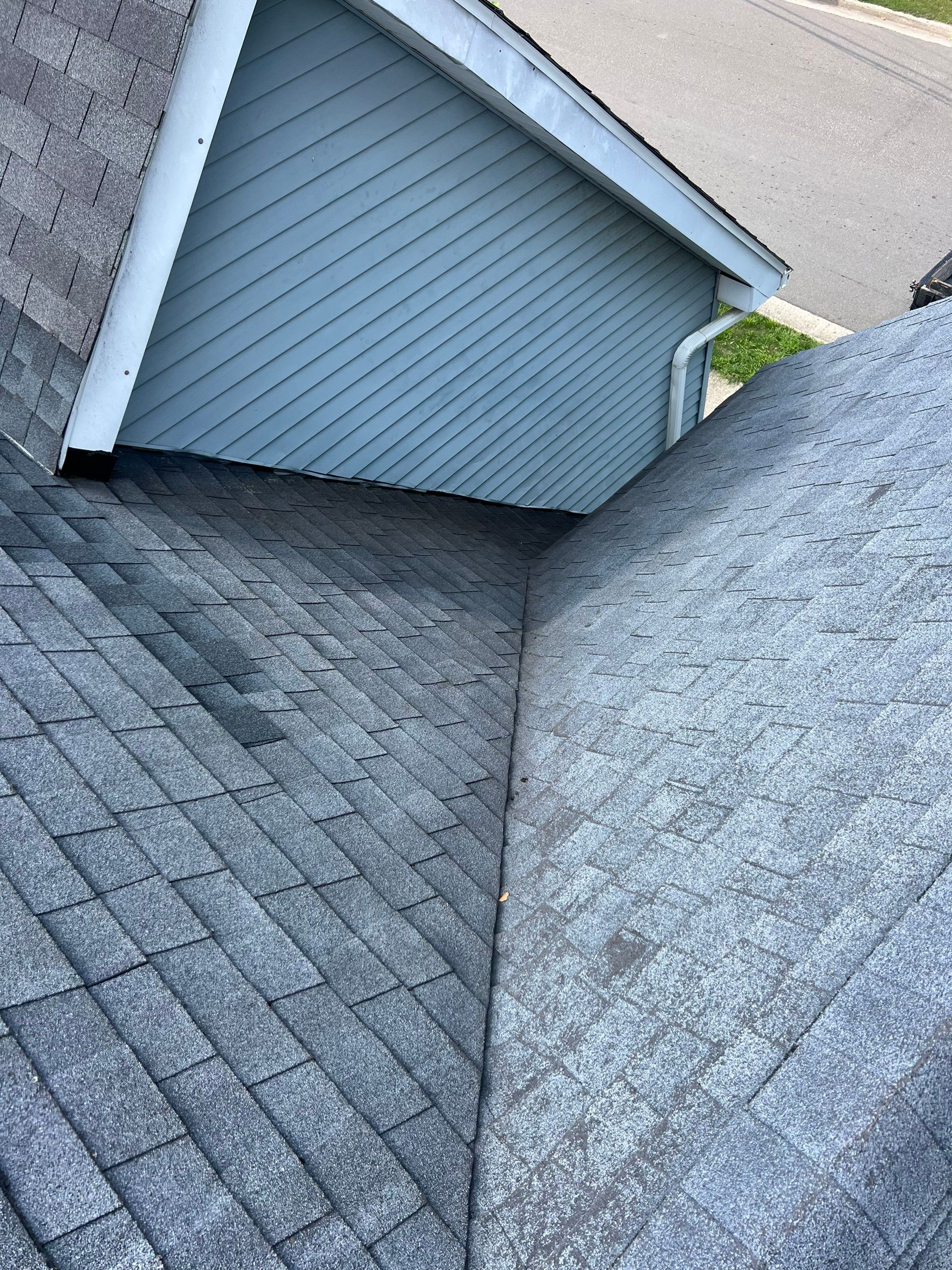 Roof Repair in Pontiac by EverNew Roofing 