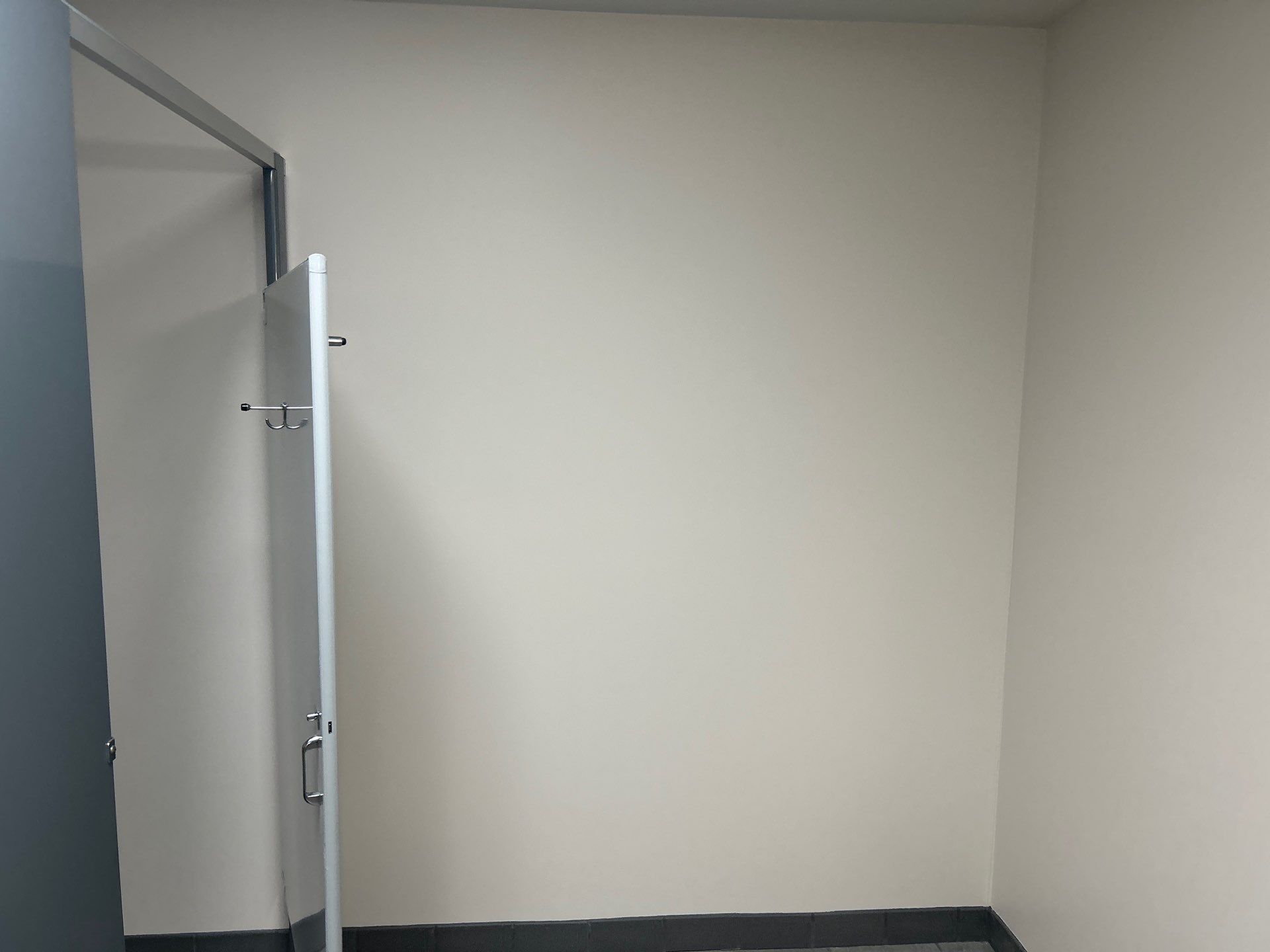 Wallpaper removal and Painting by Gordon Painting