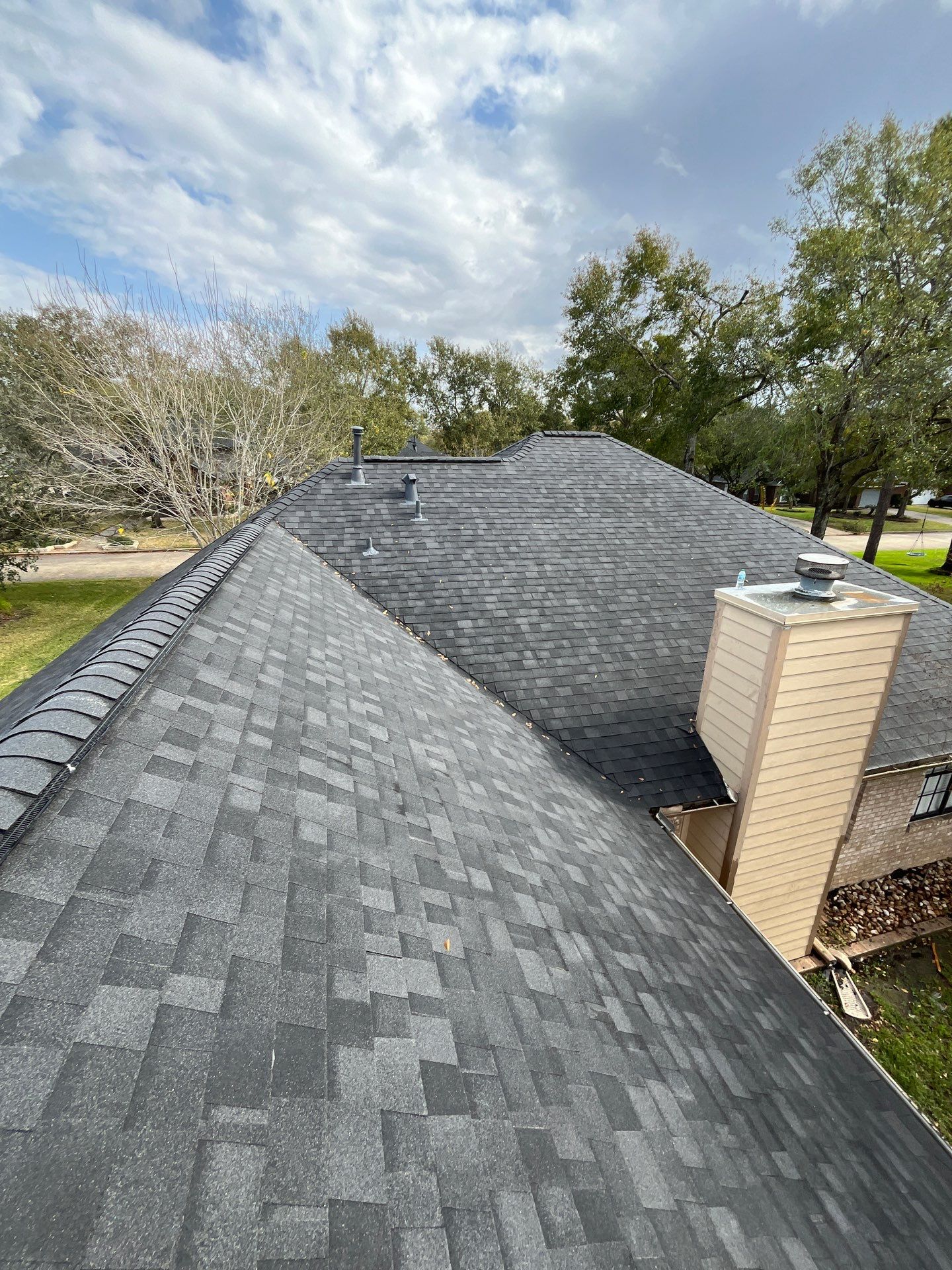 Residential Roofing Installation using Owens Corning Tru Def Duration by Berry Good Roofing 