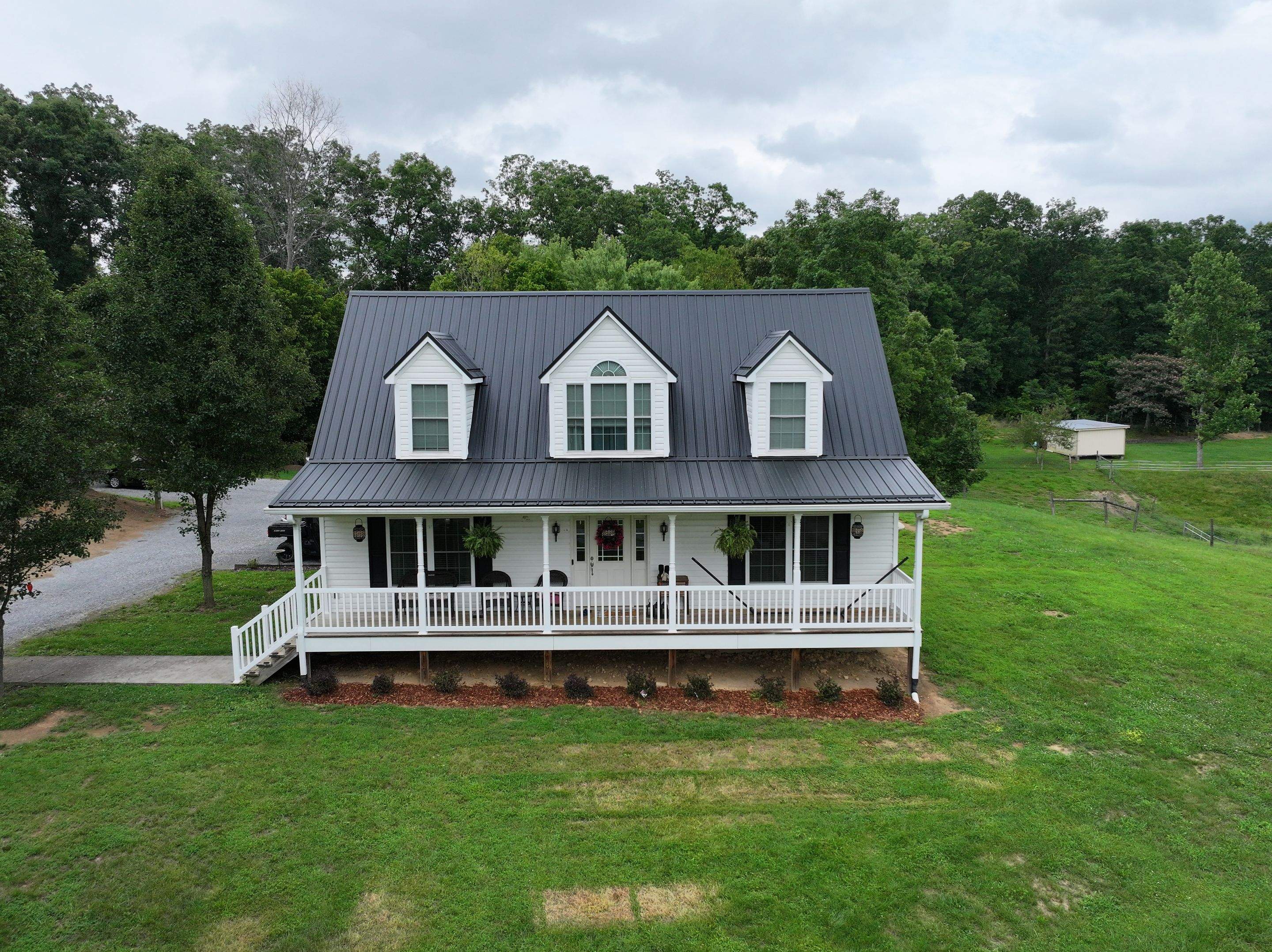 Wine Residence by Omnia Roofing