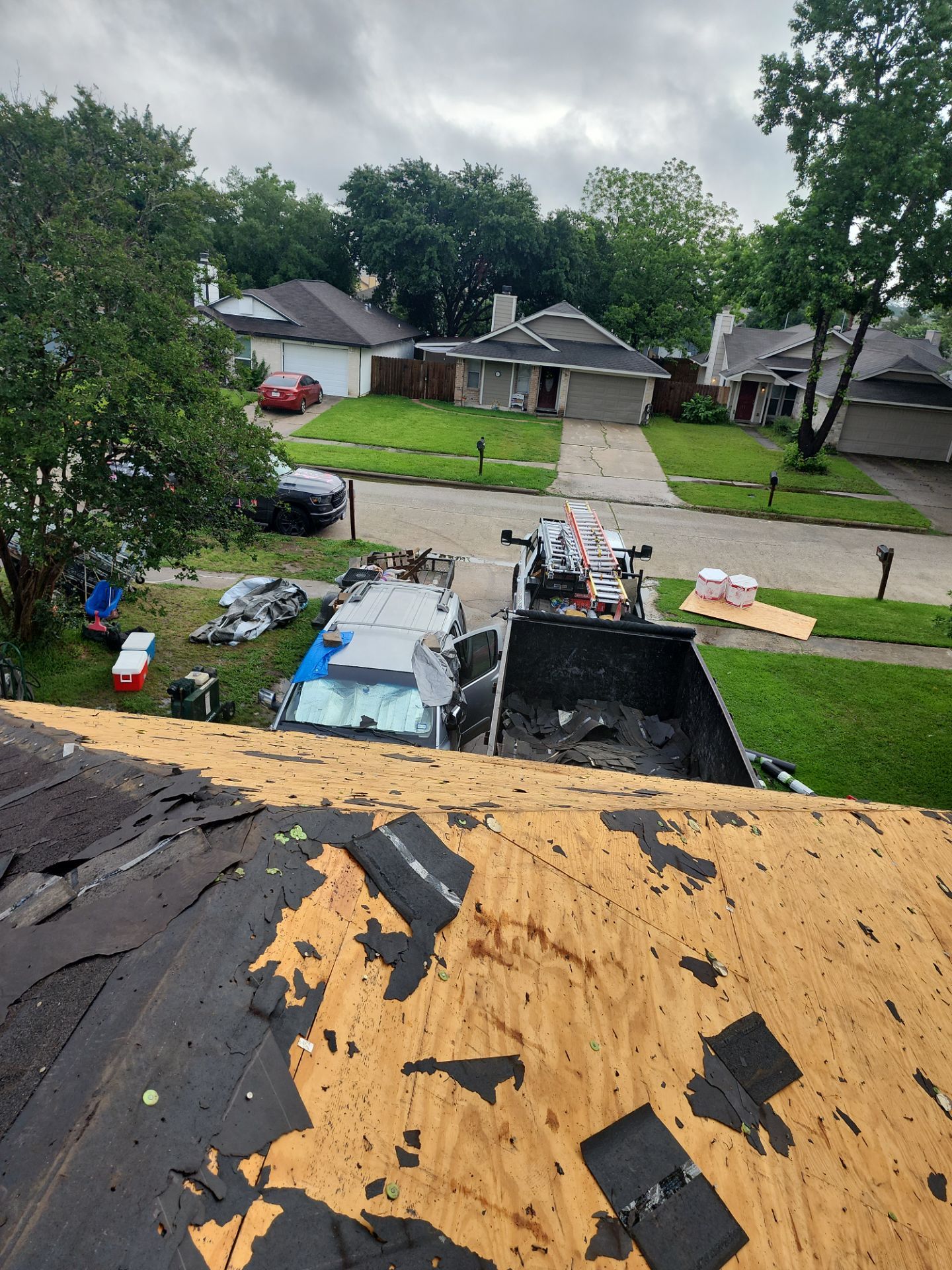 Residential Roofing Installation using Owen's Corning Duration (Lifetime) Shingles by Roof Repair Company