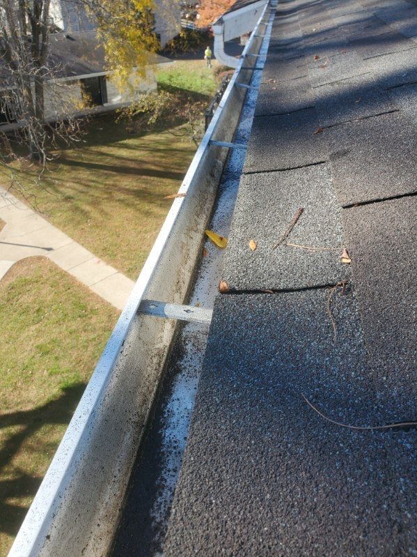 Commercial gutter cleaning Madison after photo with clean gutters