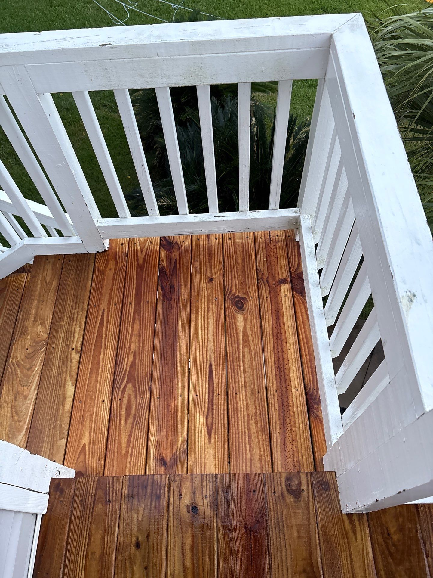 Wood Deck using Wood Sealant by DuraSeal