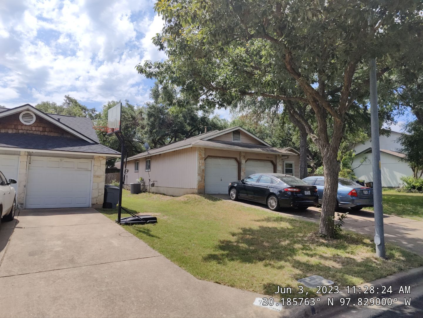 Residential Roofing Installation using Owens Corning Oakridge Estate Grey by DeZign Roofing & Exteriors