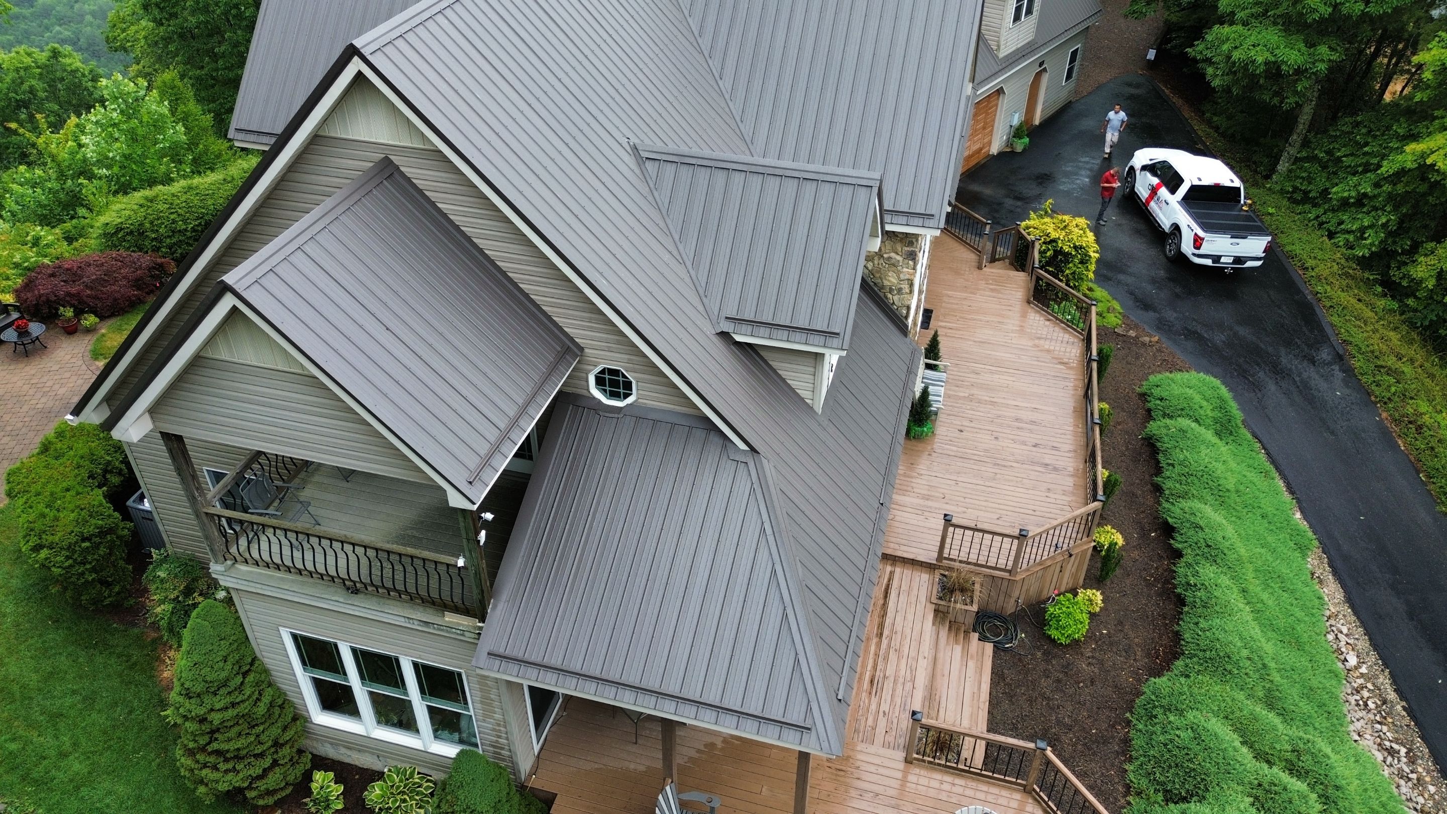 James Residence by Omnia Roofing