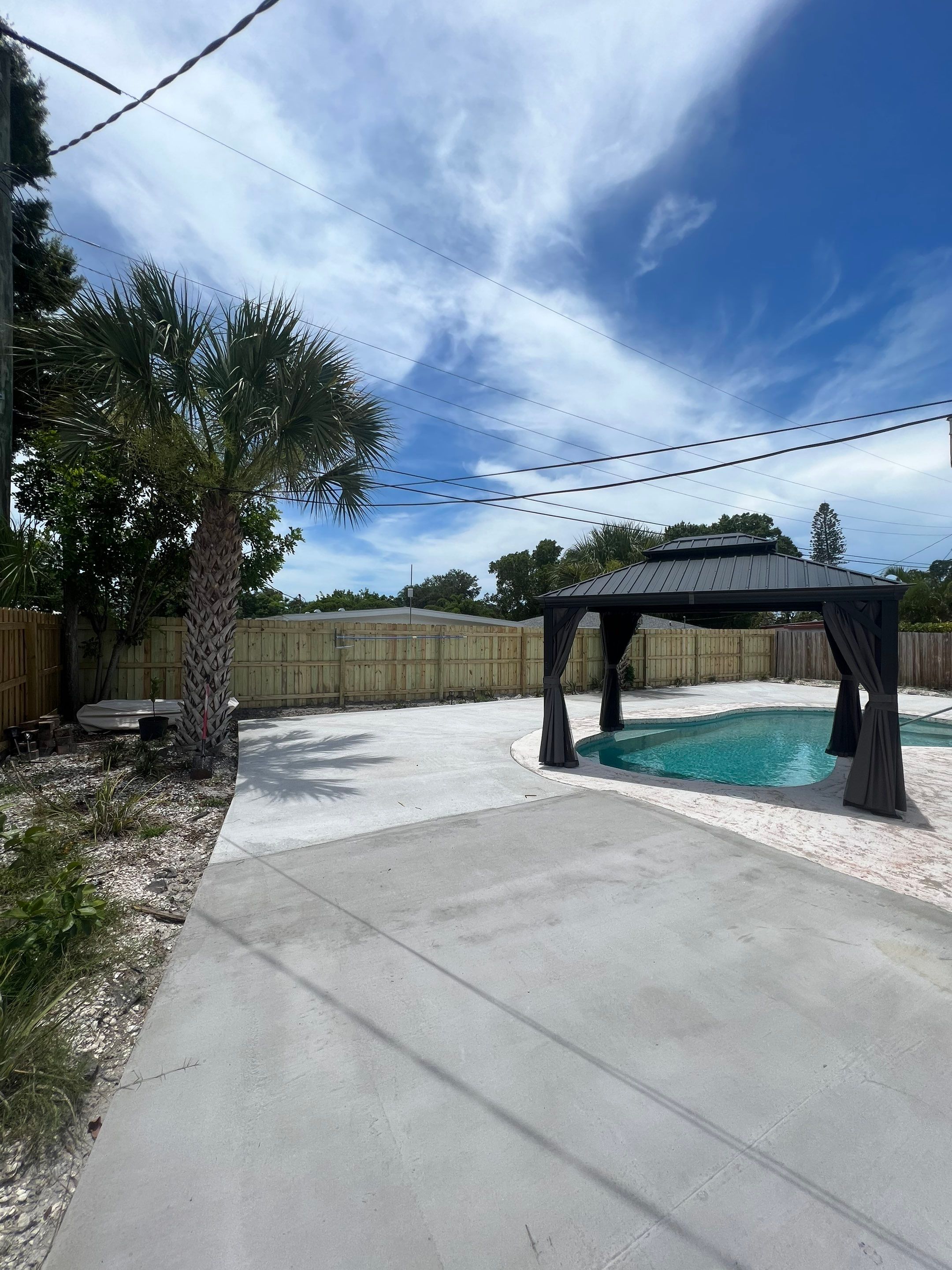 Bradenton, FL Wood Fence Installation using Board on Board Wood Fence by Asap fence and gates, LLC