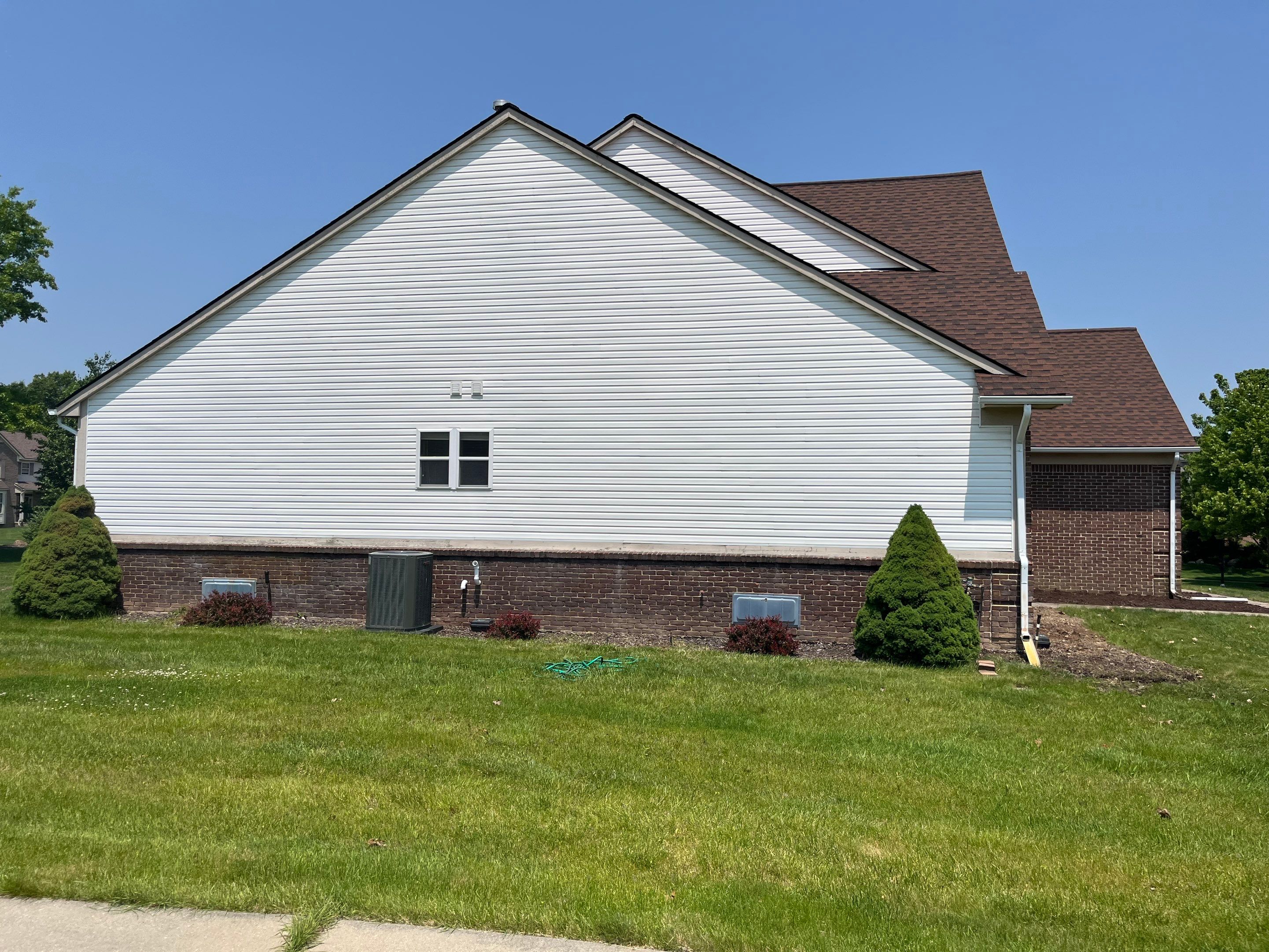 Siding Replacement using Alside D4 Odyssey-Plus Dutchlap Tuscan Clay by 180 Contractors