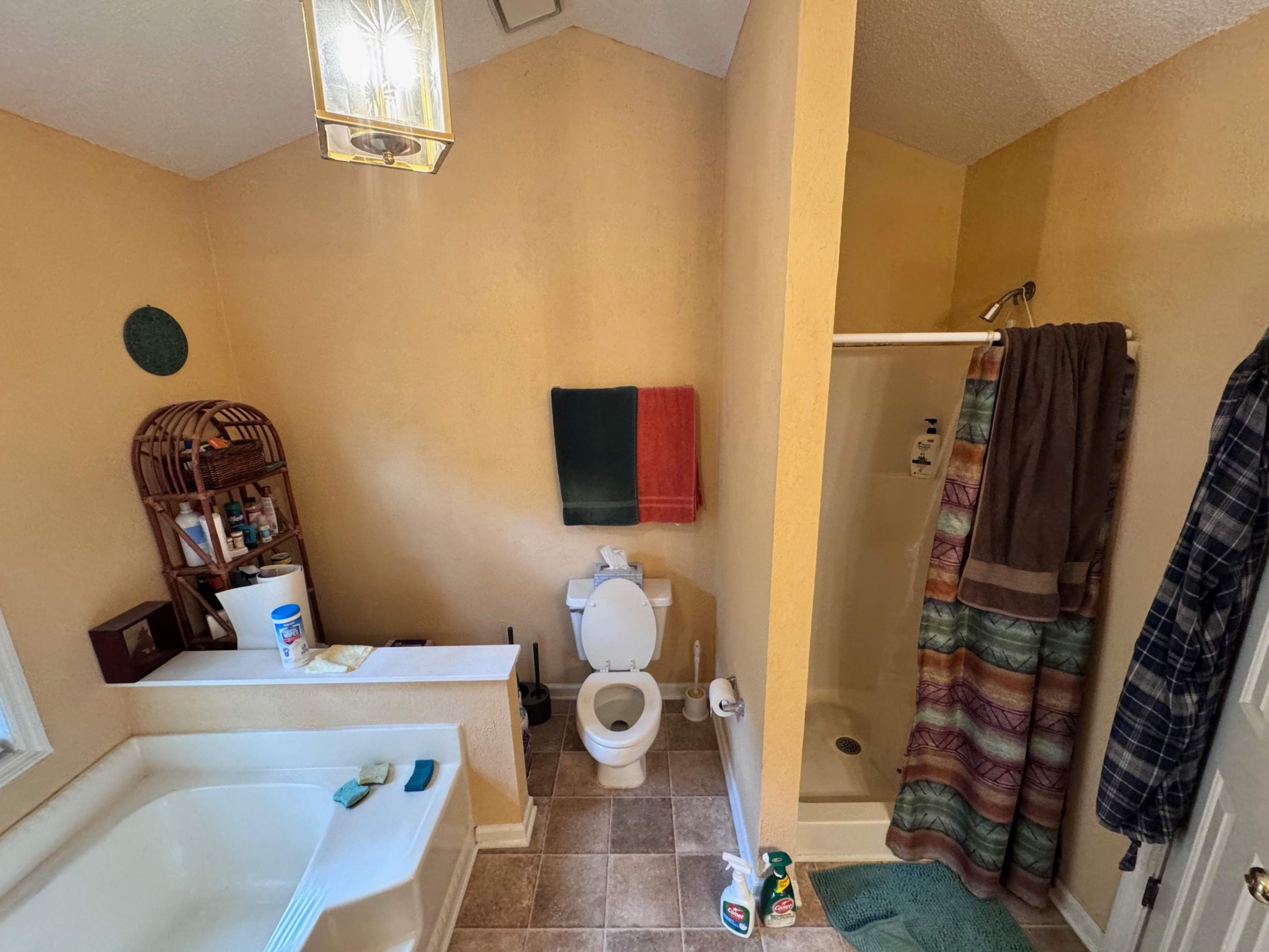 Master bathroom renovation by Prudencio