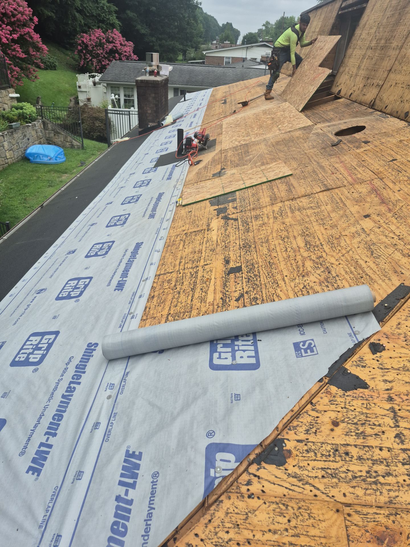 Unique Single Roof Replacement in Charleston WV – IKO Dynasty High-Performance Shingles by Mr. Roofer