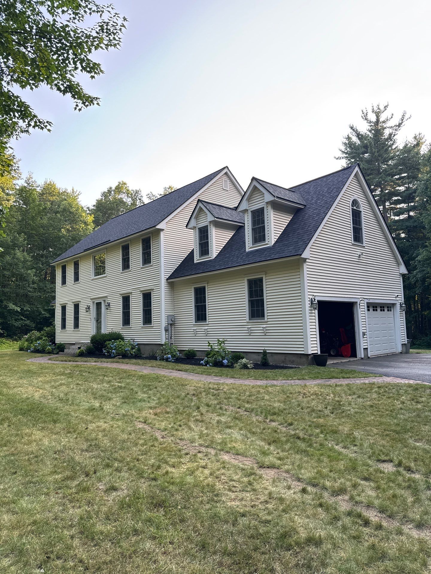 Roof Replacement in Hollis, NH – Owens Corning Onyx Black by Compass exteriors