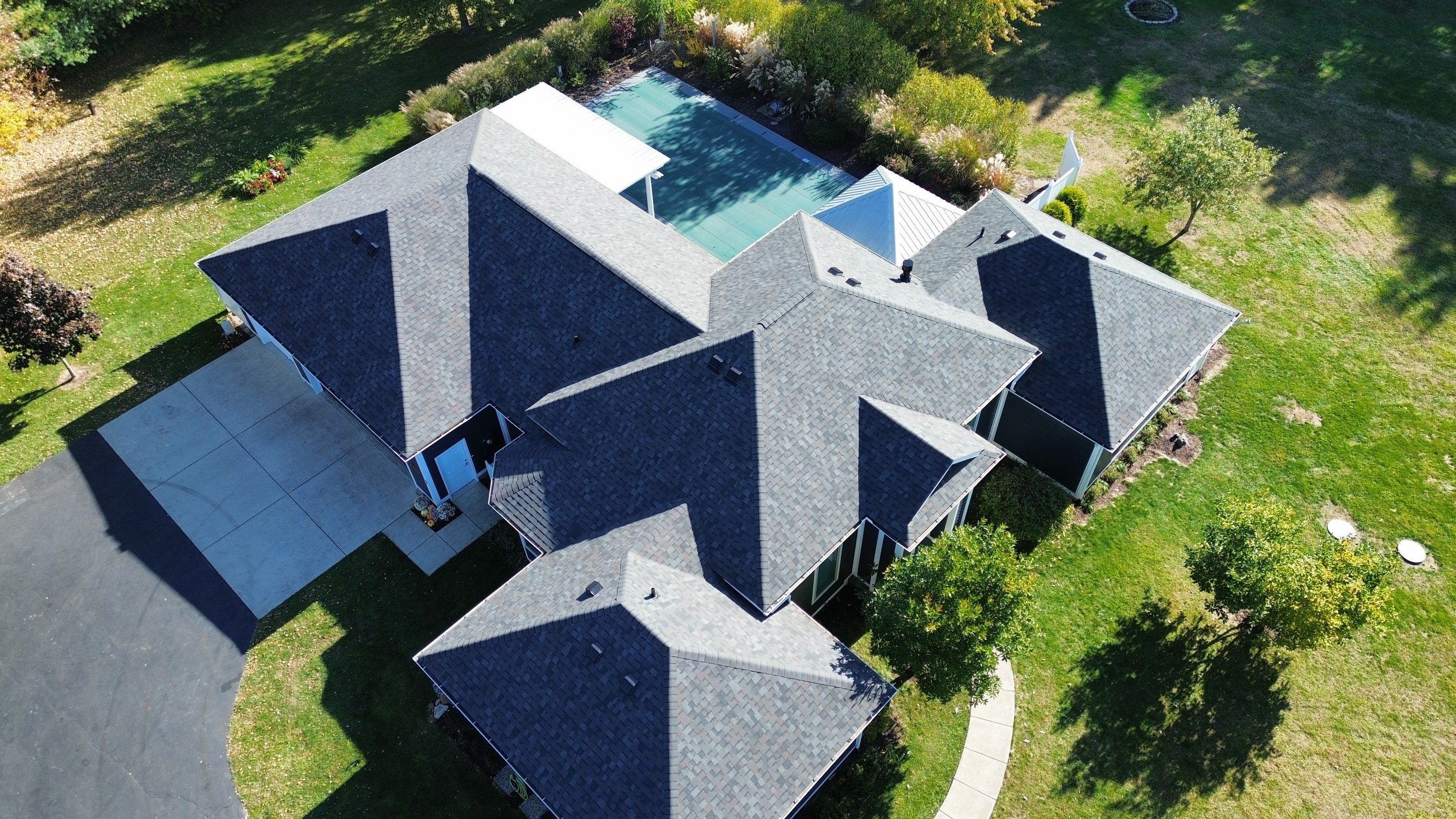 Residential Roofing Installation using Duration Series Shingles - Williamsburg Gray by RoofX 