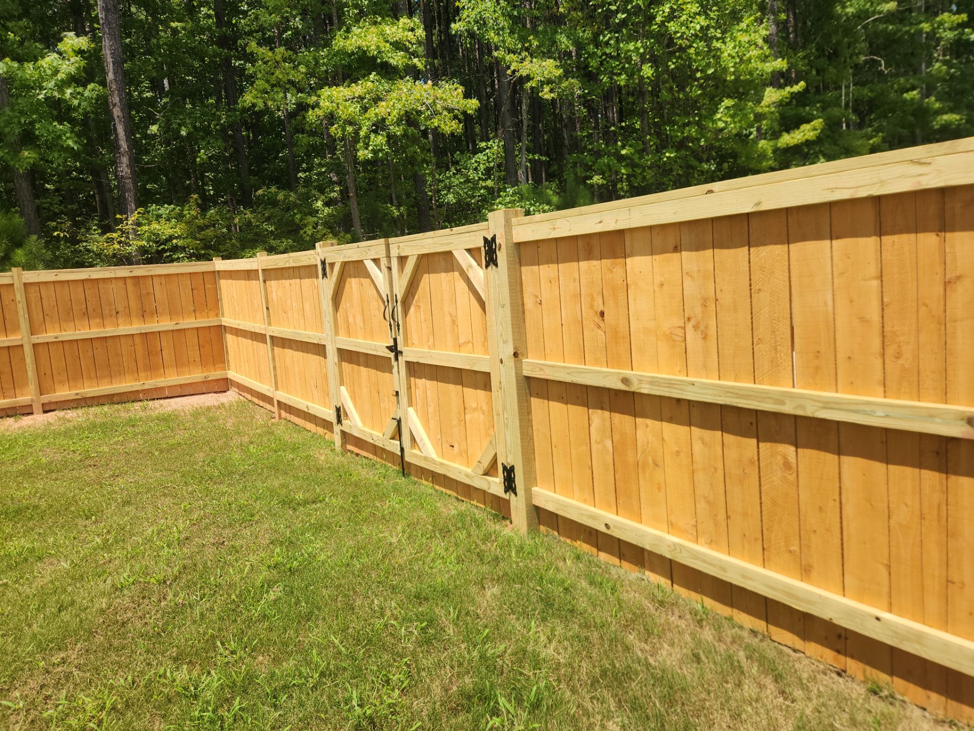 Wood Fence using Wood Sealant by DuraSeal