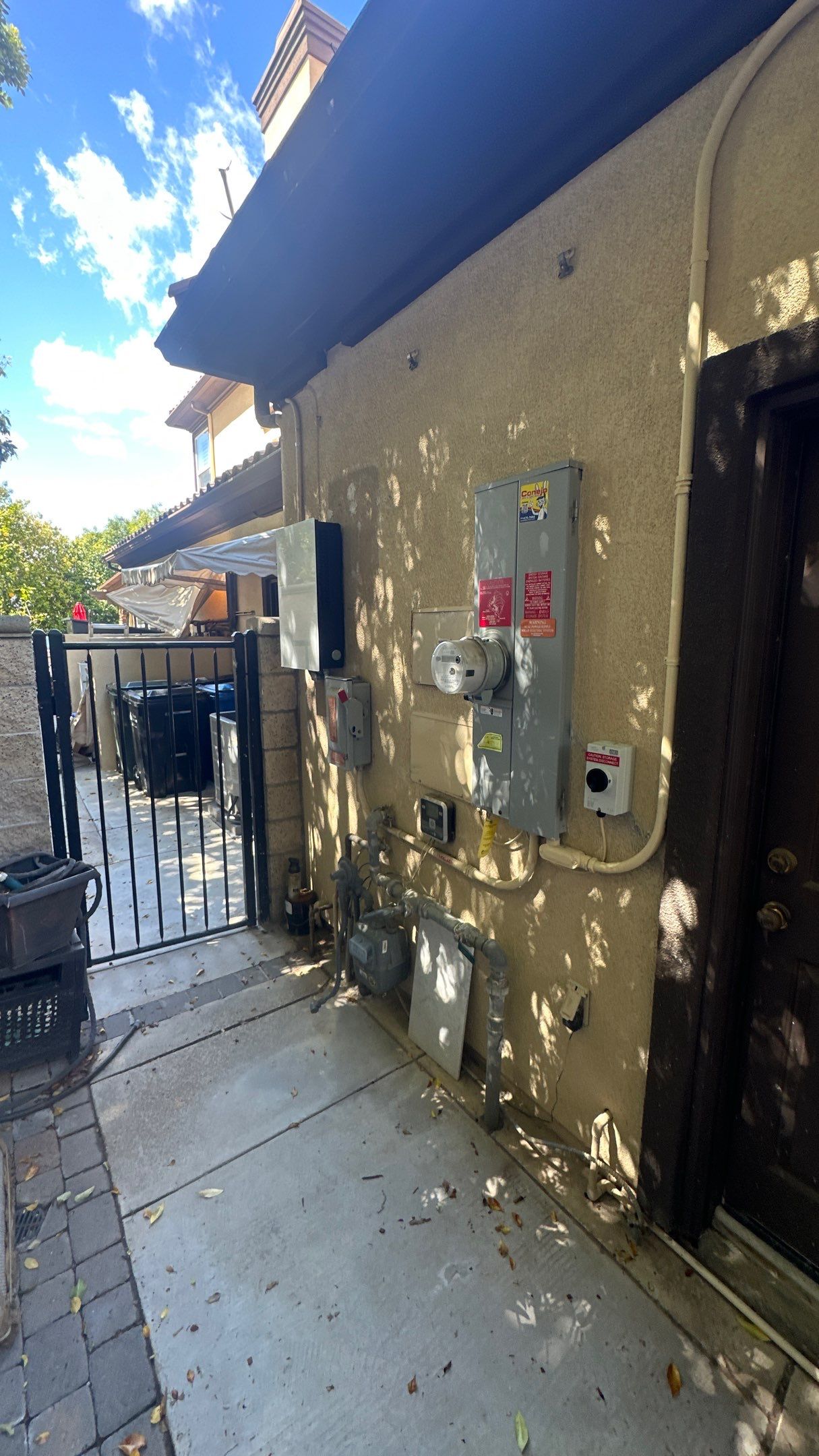 Comprehensive Solar and Tesla Powerwall 3 Battery Installation in Westlake Village by AWS Solar