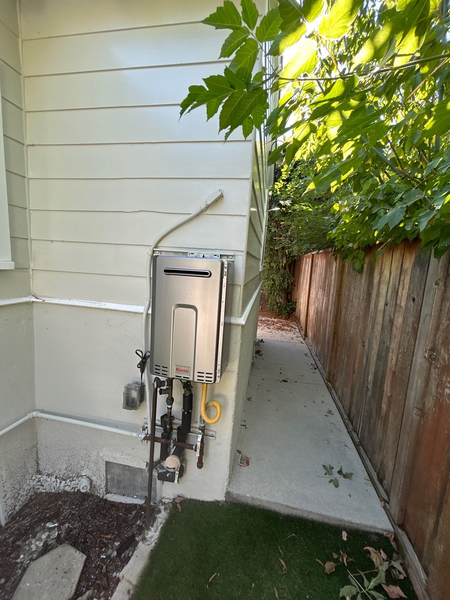 Glendale Residential Solar Installation with Enphase Microinverters on Shingle Roof by AWS Solar