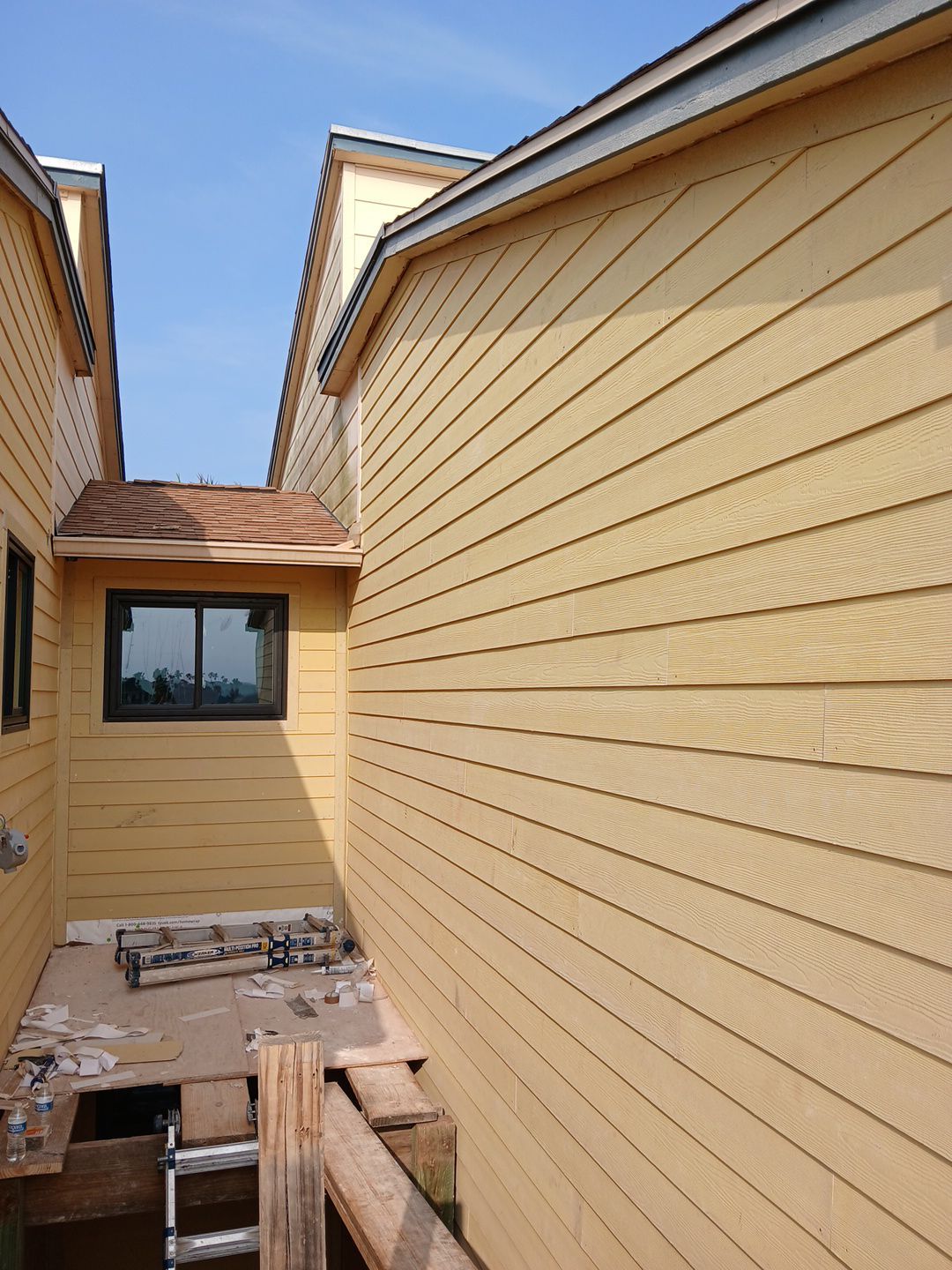 Exterior remodel Fortuna Bay Condos by Bayfront Roofing and Construction