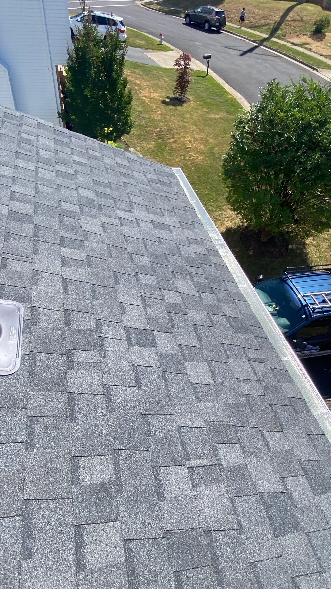 Falls Church: CertainTeed Landmark Pro Designer Shingles in Max Def Pewterwood by RM Banning, Inc.