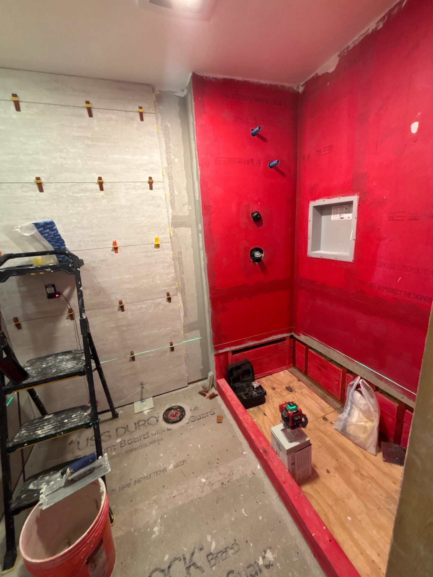 Two bathrooms renovation by Prudencio