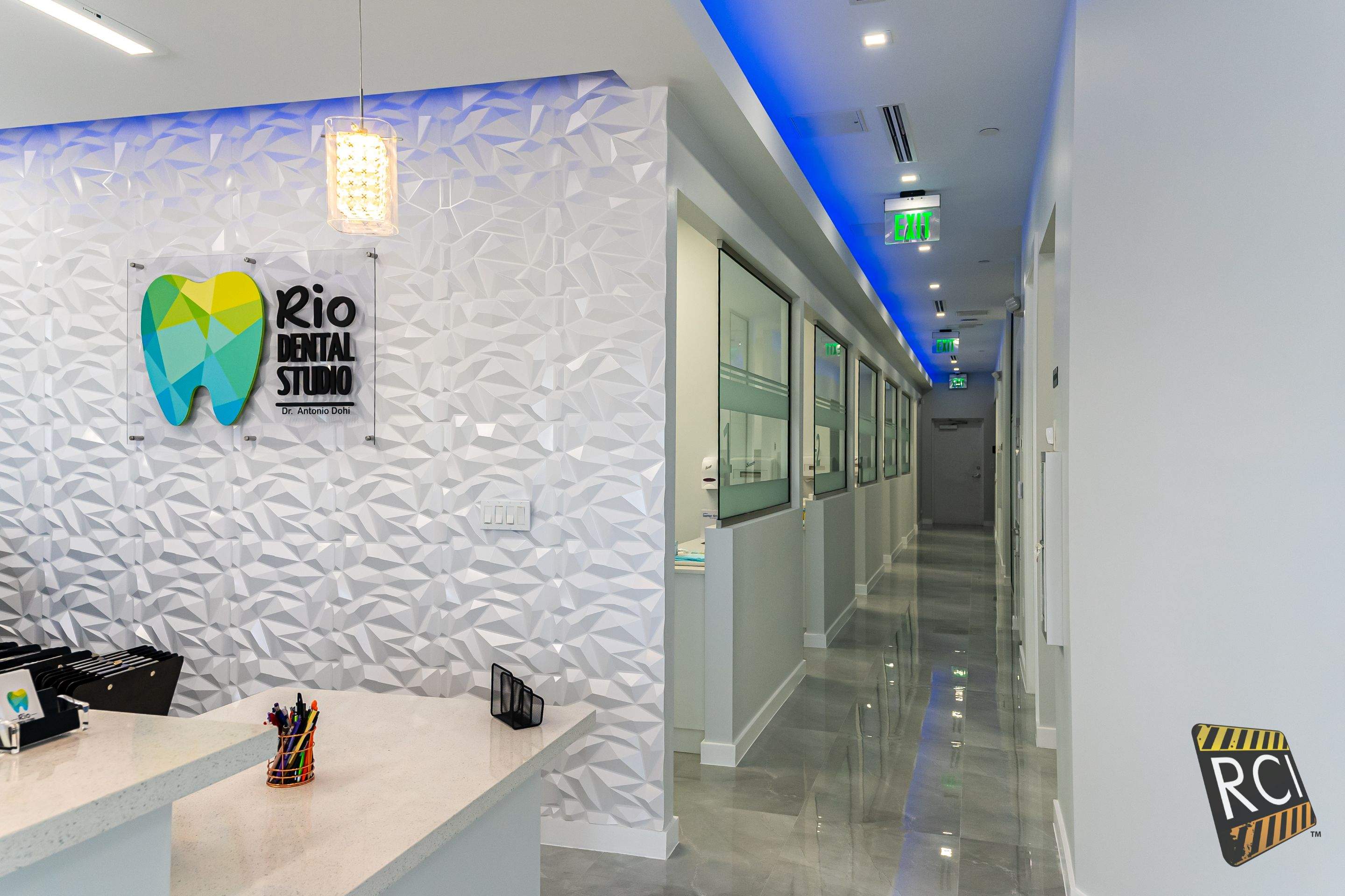 Rio Dental Studio by Ruiz Construction Inc