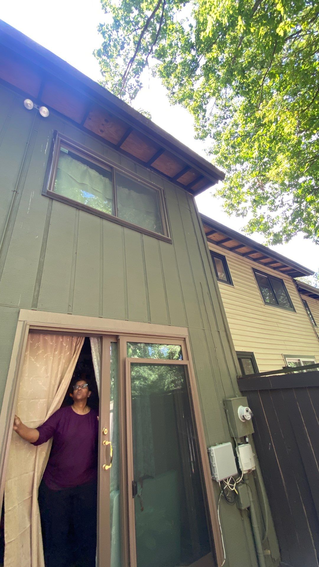 Reston: Residential Siding Replacement with James Hardie Statement Beaded Plank in Cappuccino Muffin by RM Banning, Inc.