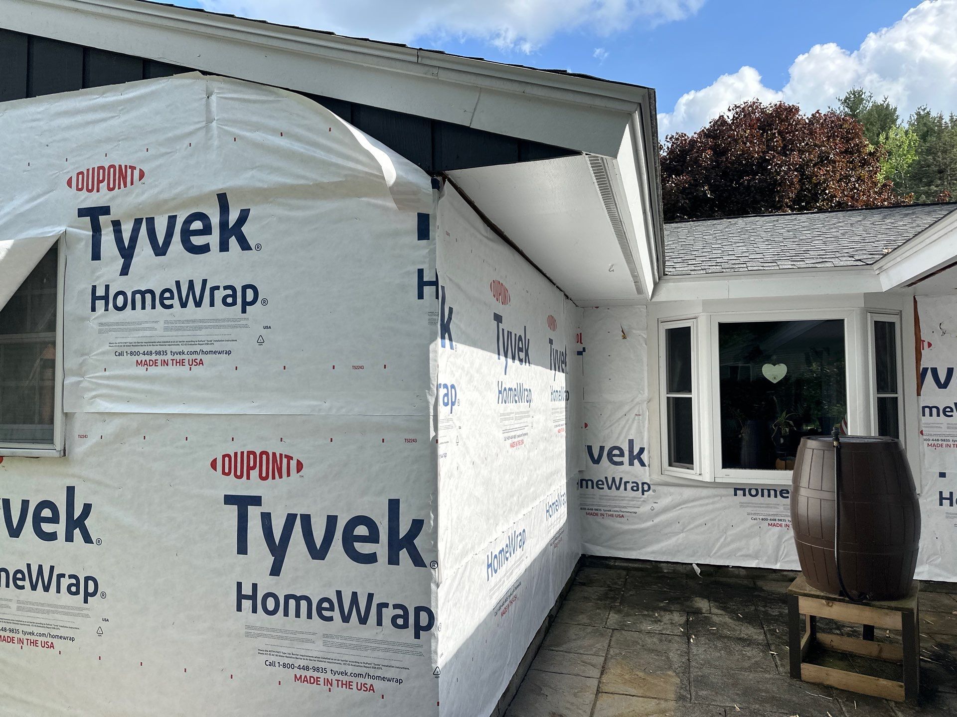 Vinyl Siding Transformation – Pacific Blue by Mighty Dog Roofing of Greater Middlesex County