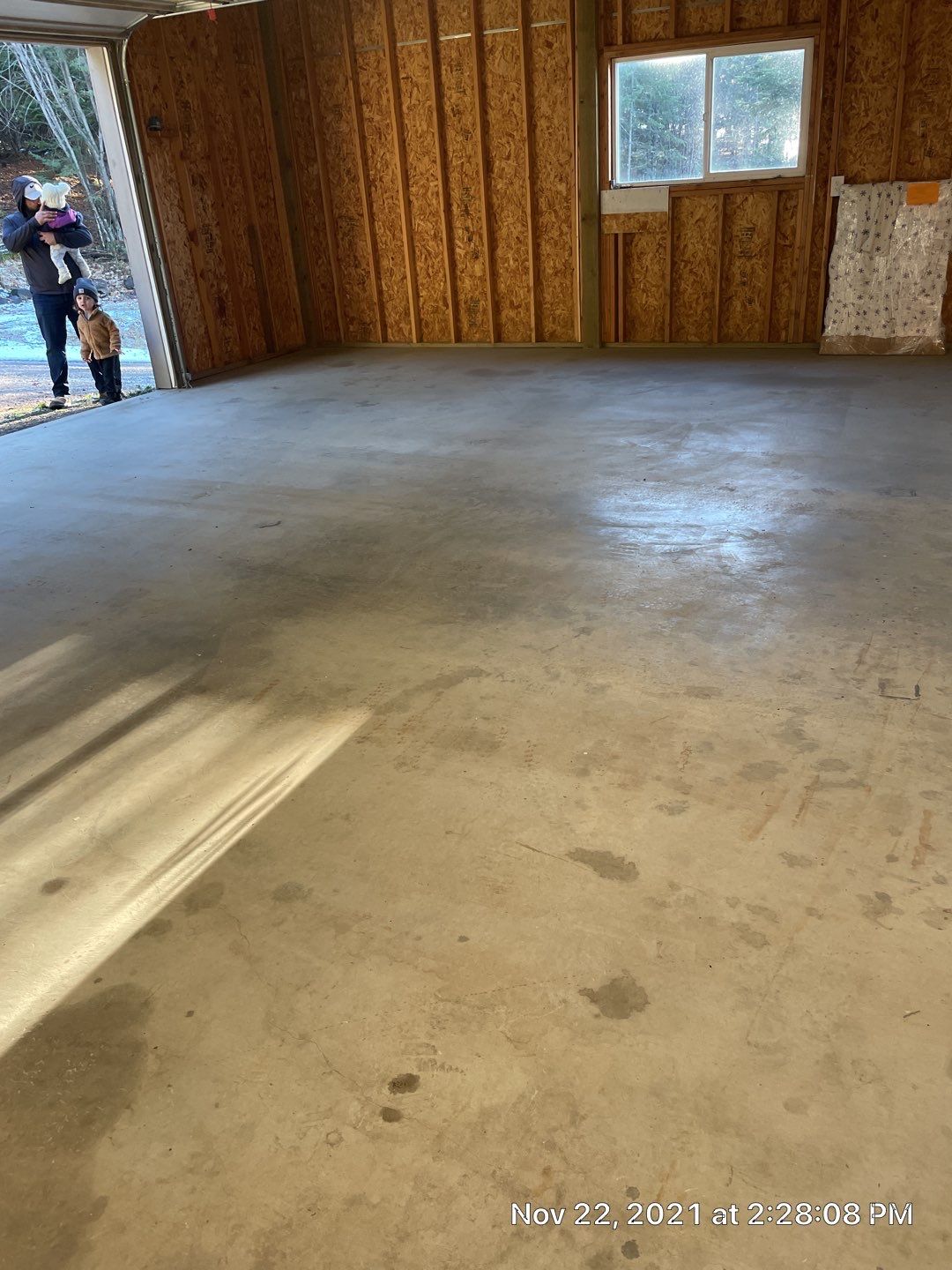 Garage Transformation using Penntek Evolution System and Smoke Color by Croc Coatings, LLC