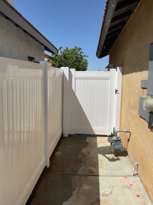 Fence Installation using Vinyl