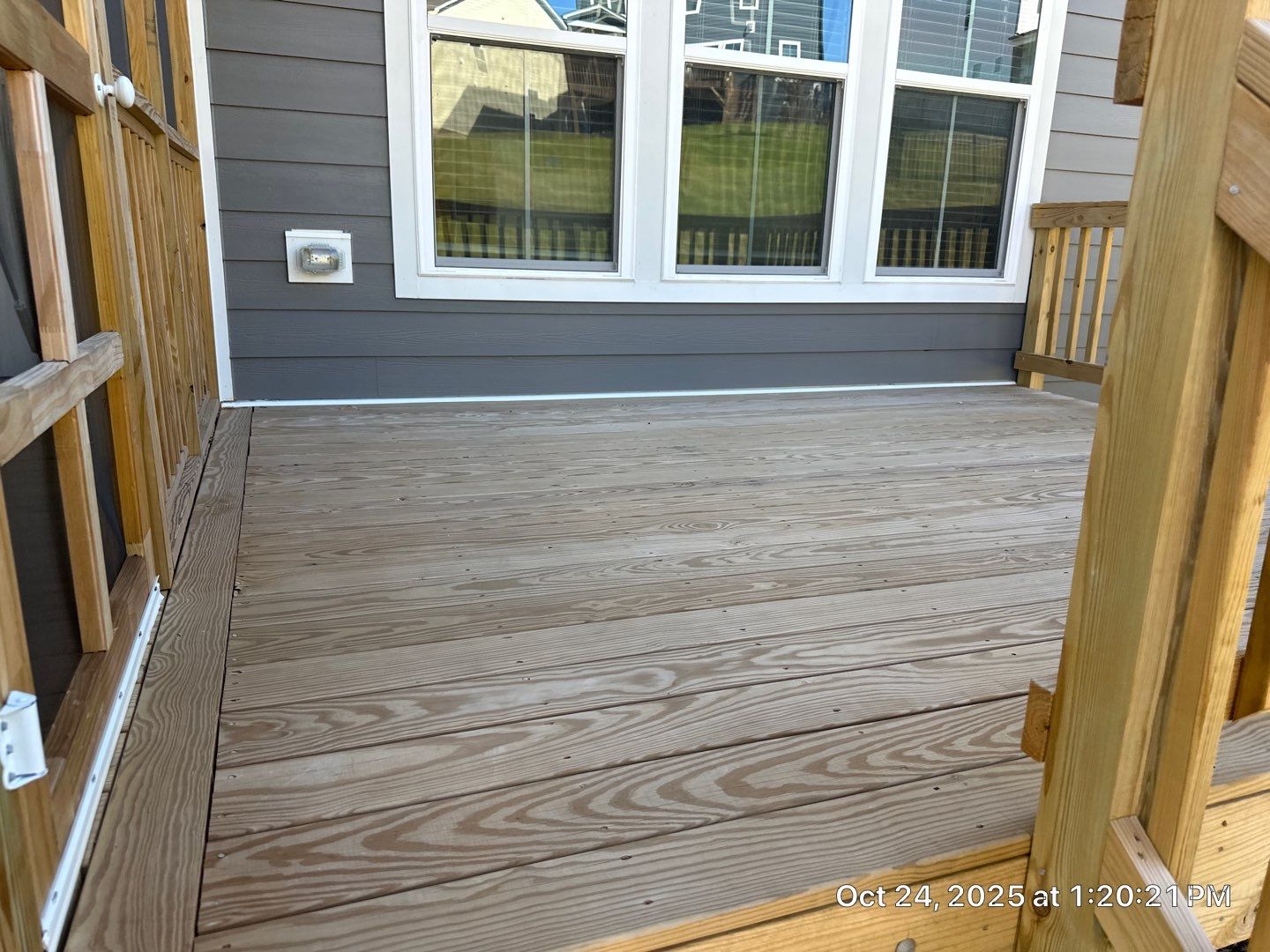 Wood Deck using Wood Sealant by DuraSeal