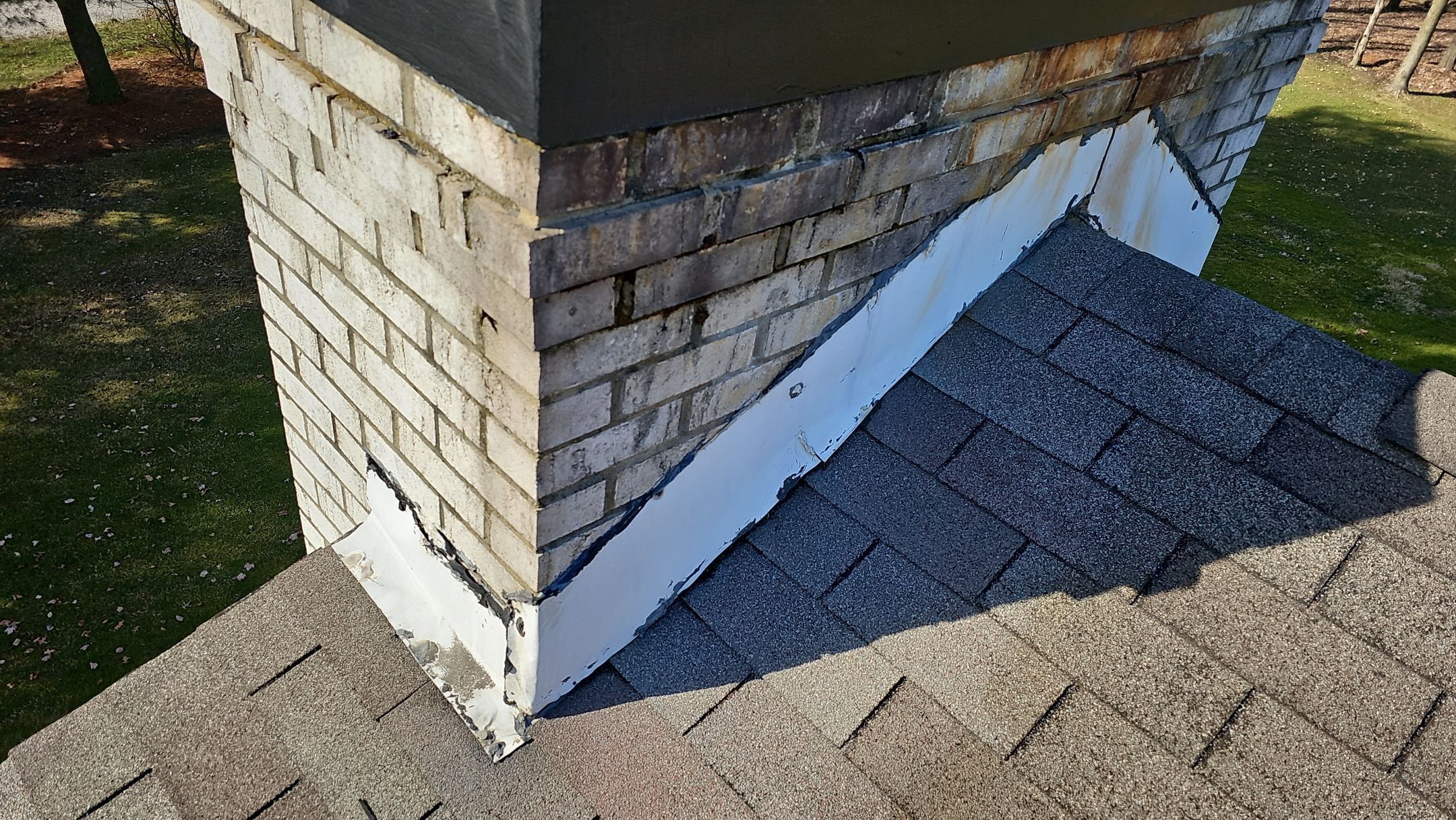 Atlas Pinnacle Color: Majestic Shake; Drip Edge Color: Royal Brown by Eagle Eye Roofing