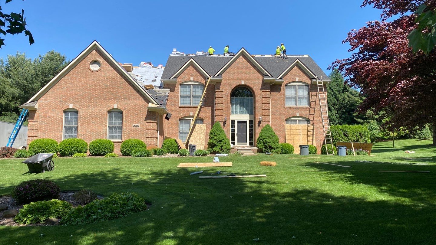 New Roof Installation - Private Residence  by Bloomfield Construction & Restoration