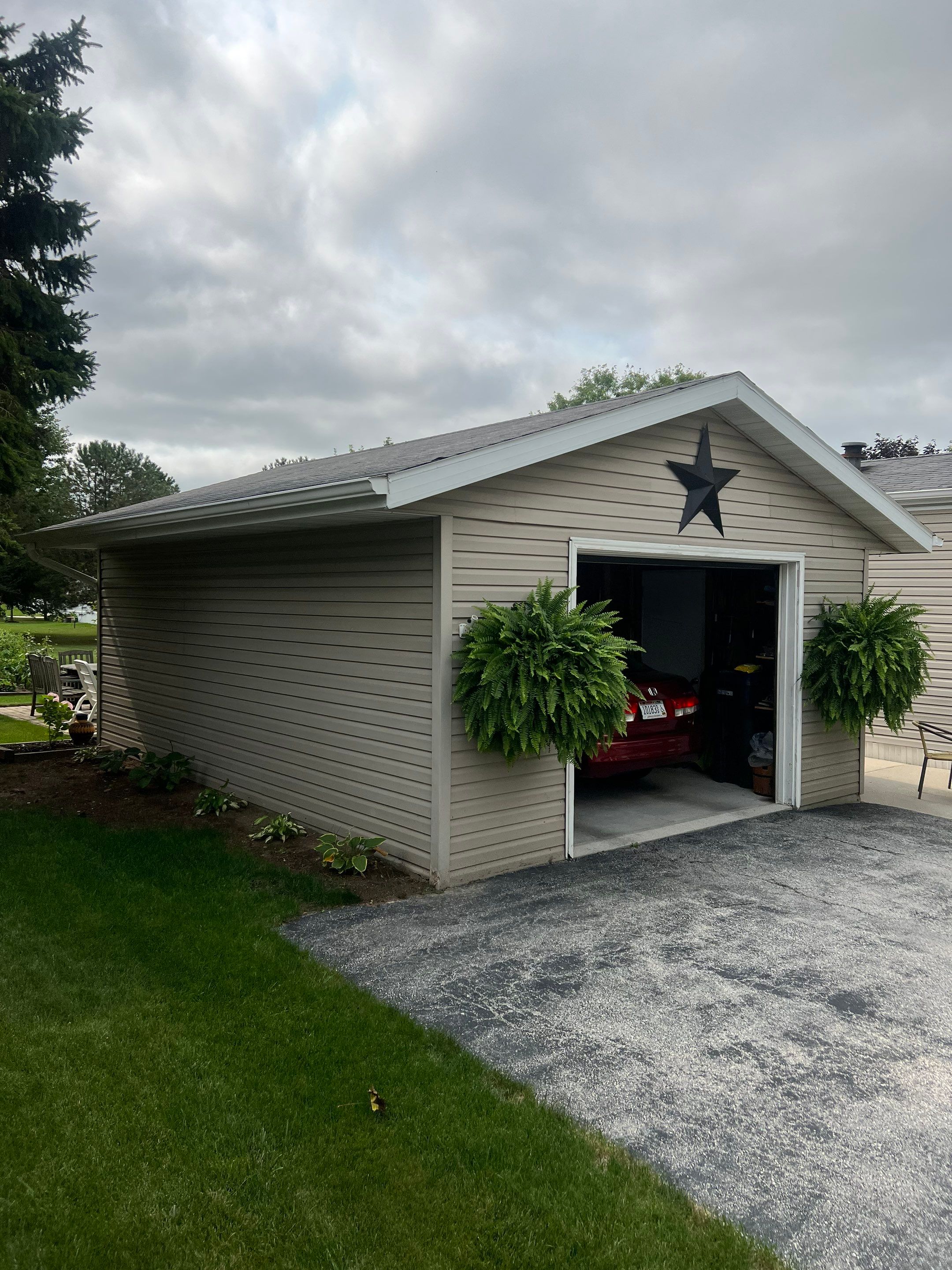 Ranch House and Garage Roof Installation with GAF Shingles by Gellings Roofing & Siding