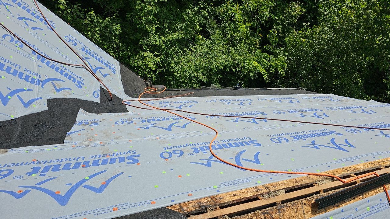 ATLAS PINNACLE HP W/SCOTCHGARD COLOR: WEATHERED WOOD by Eagle Eye Roofing