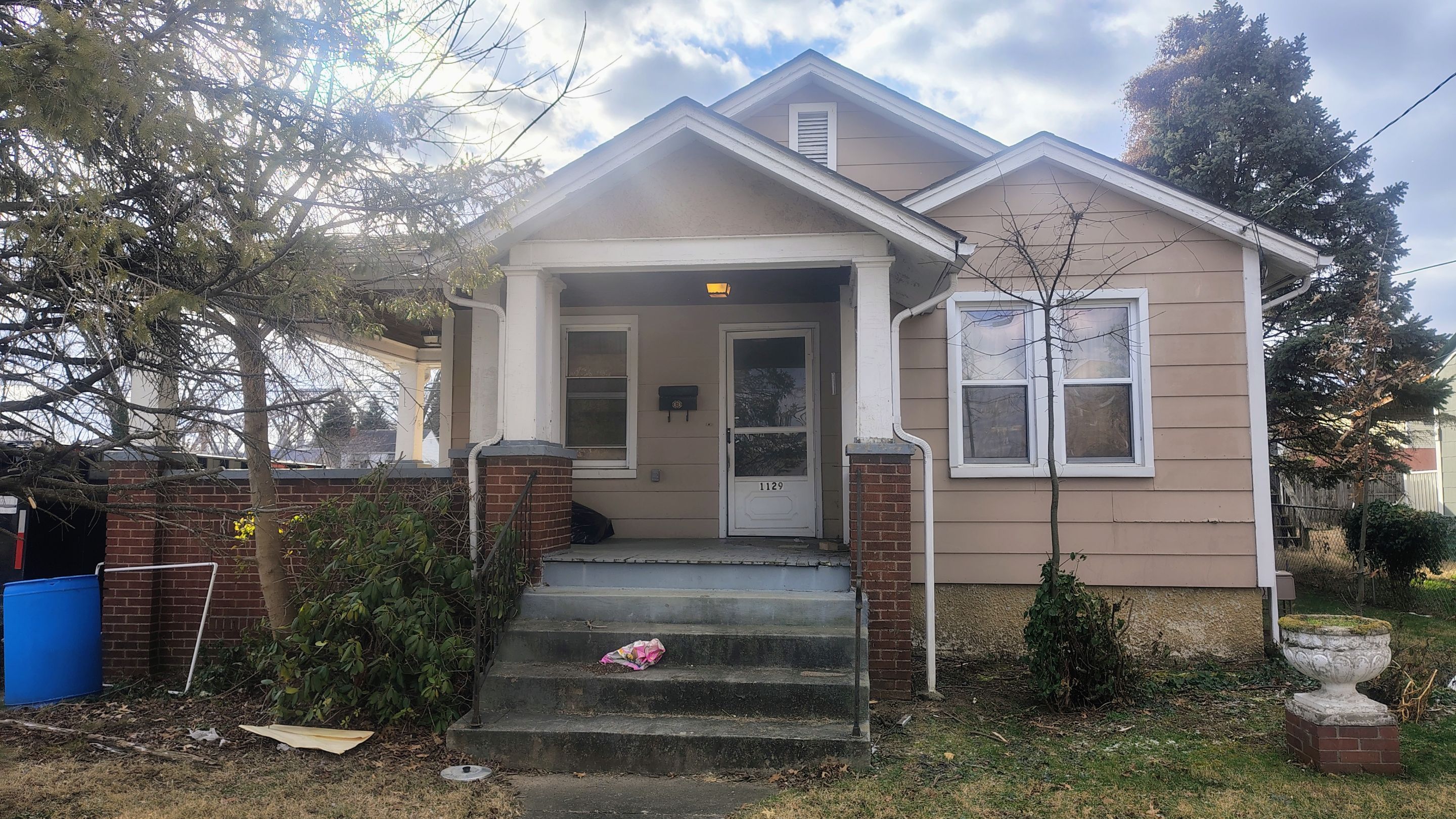Complete Residential Interior Renovation and Exterior Roof Replacement in Dunbar by MAJO