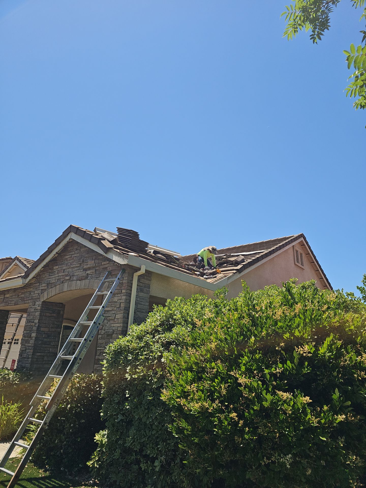 Sunny Oak Dr Turlock  by Econo Roofing