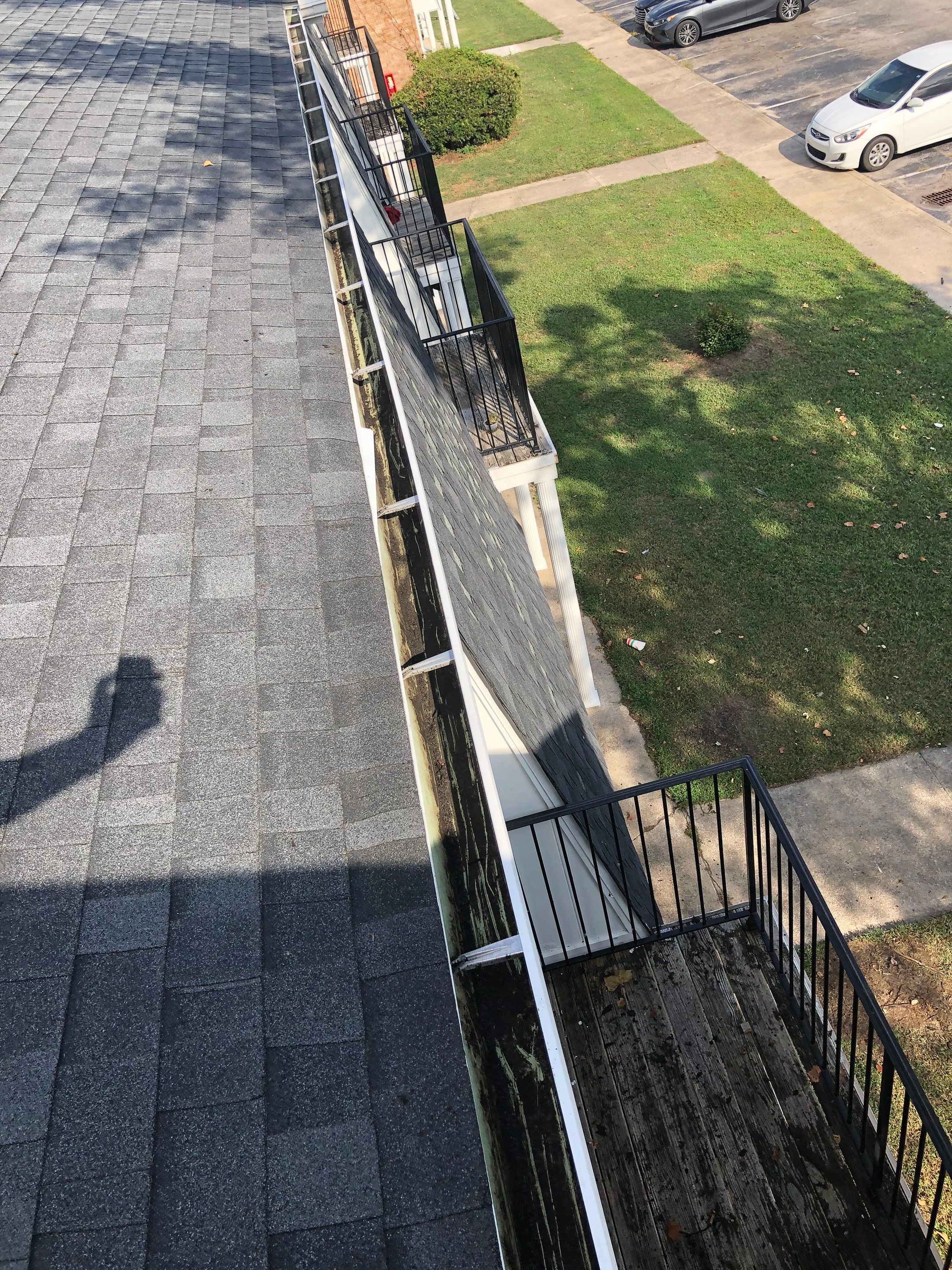 Commercial gutter cleaning Jacksonville, NC after photo with clean gutters