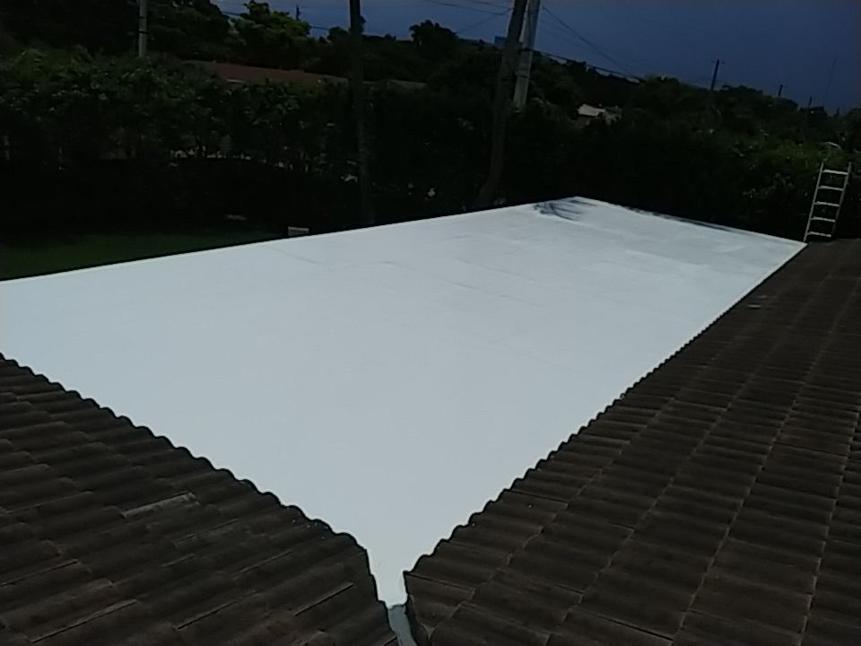 Flat Roof Leak Repair and Silicone Coating in Hollywood by Aastro Roofing