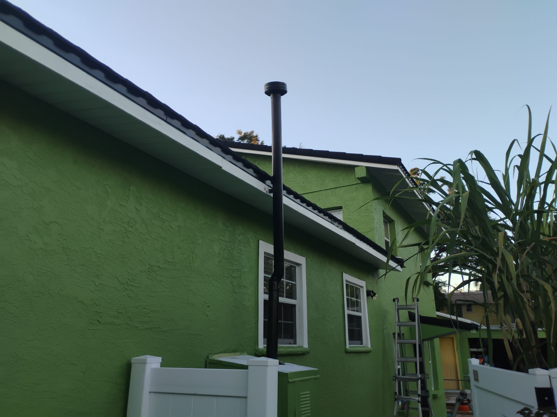 White Aluminum Soffit and Fascia in St.Petersburg FL by Gutter Professors