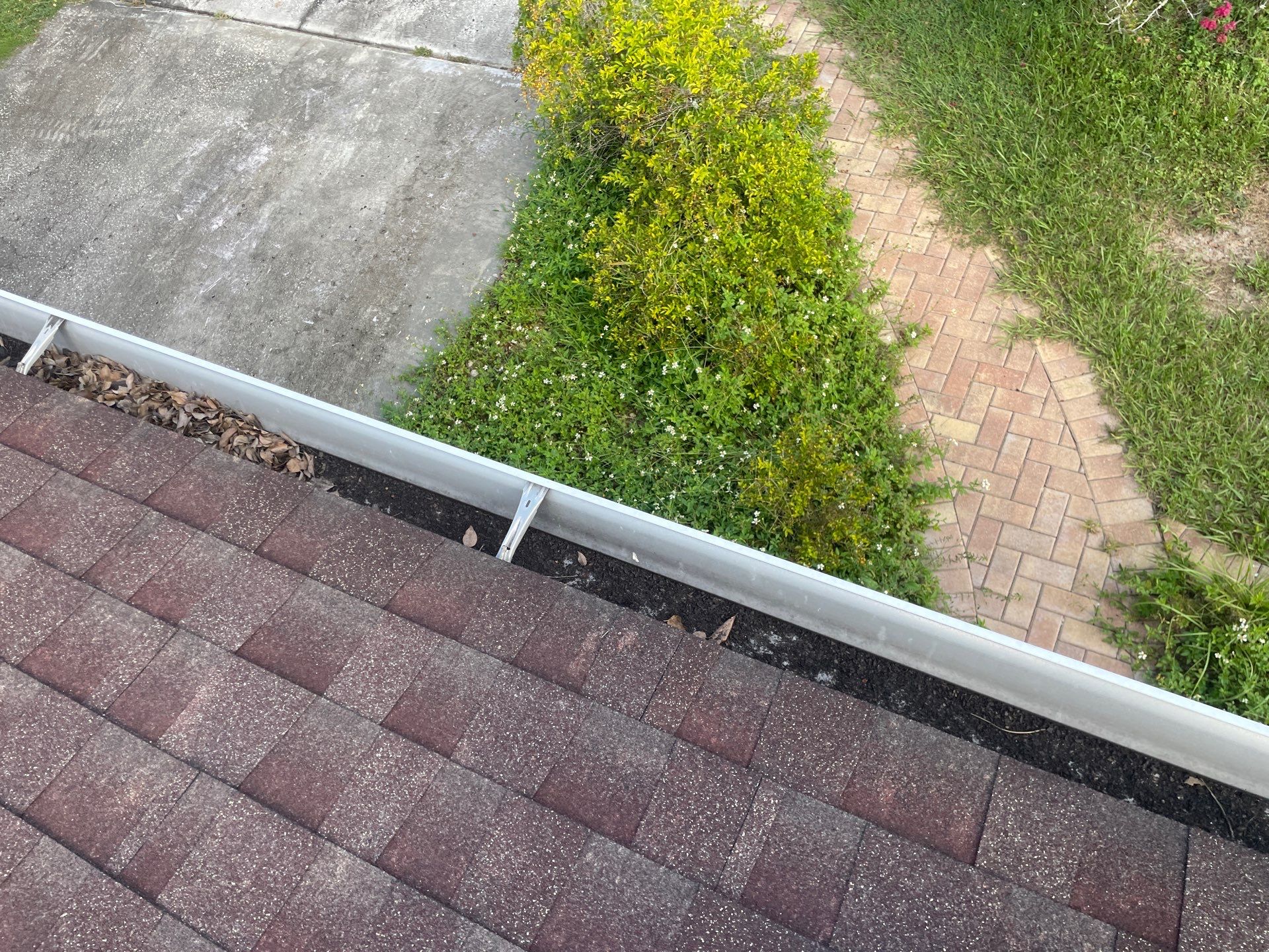 Gutter Cleaning in Brandon FL by Gutter Professors