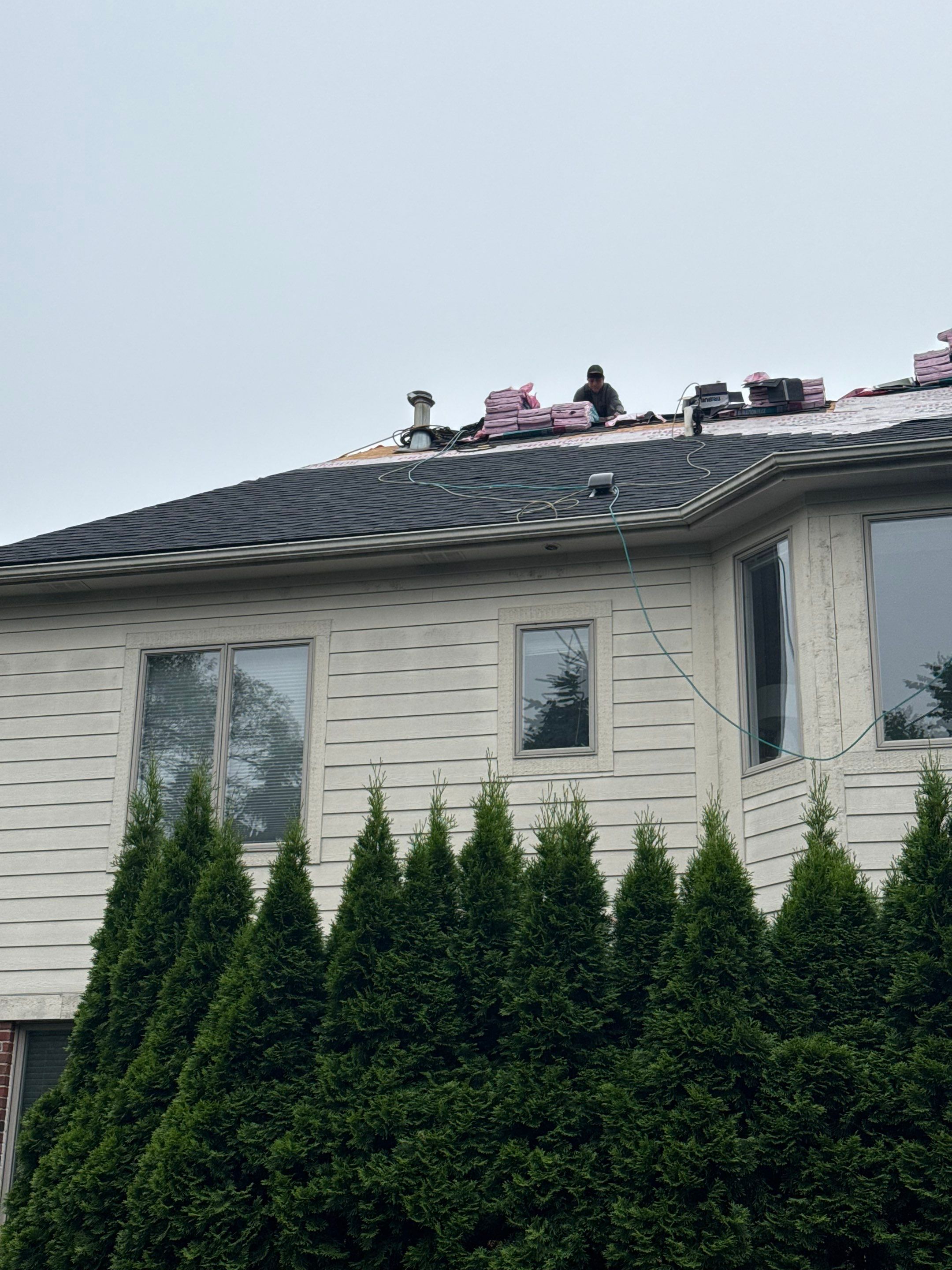 Roof Replacement using Owens Corning Onyx Black by 180 Contractors