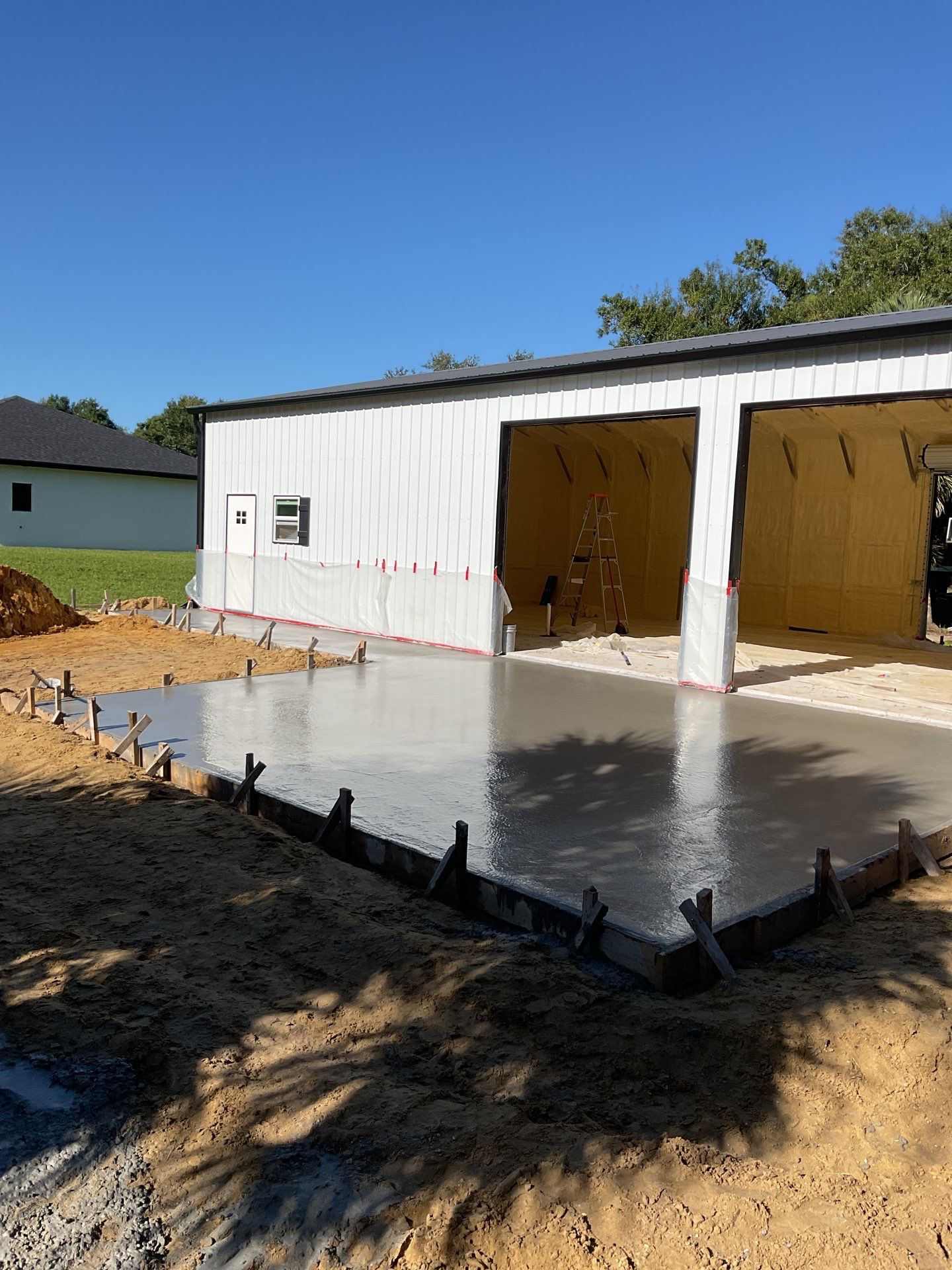 A project for the neighbors by Southern Gulf Construction