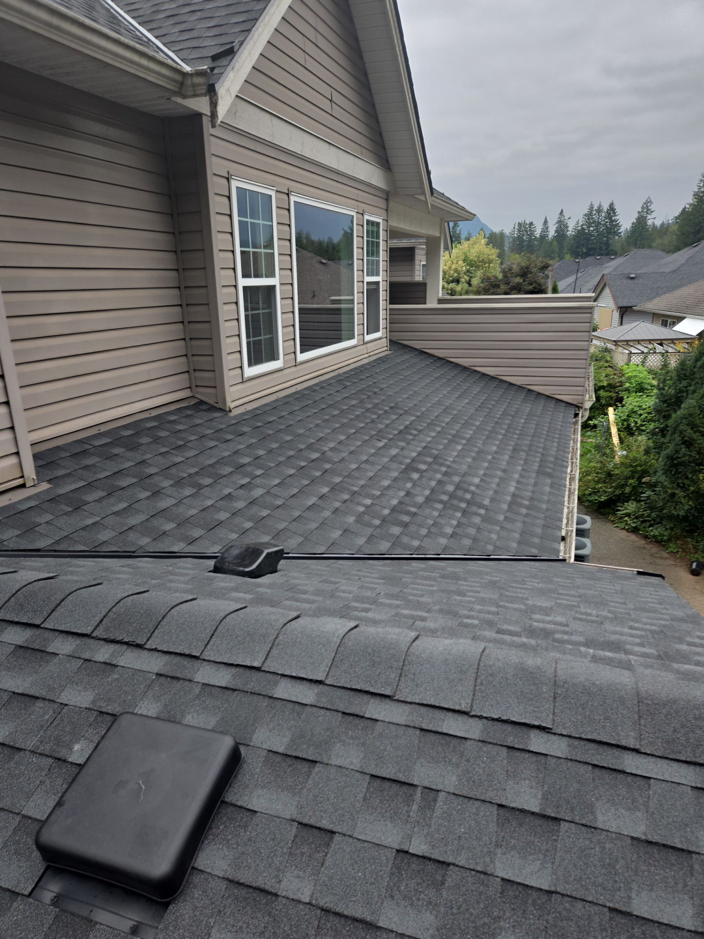 Residential Re-Roof using GAF Timberline HDZ Charcoal  by Top Notch Roofing Inc